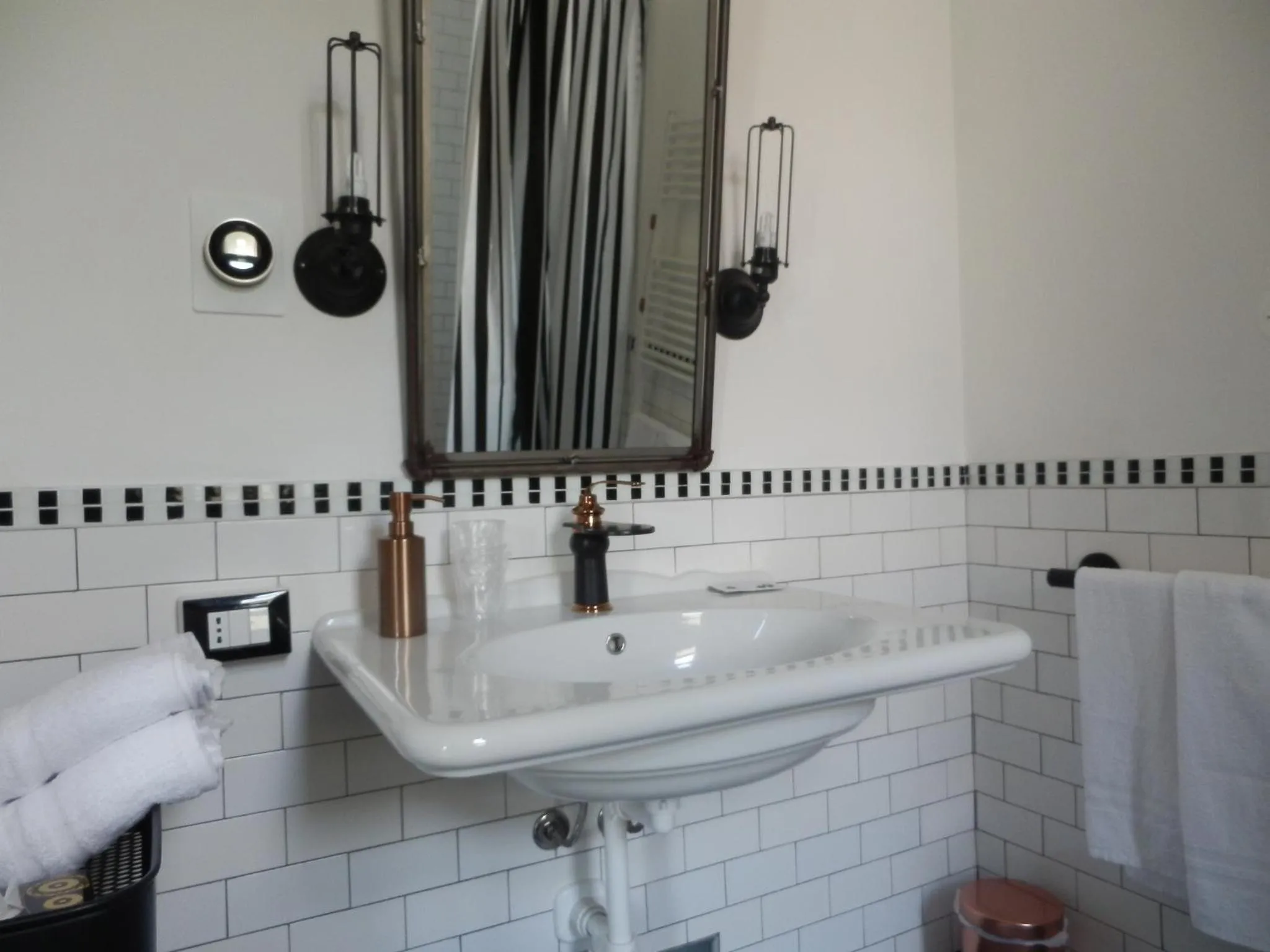 Bathroom in BB SharingLoft Sirmione