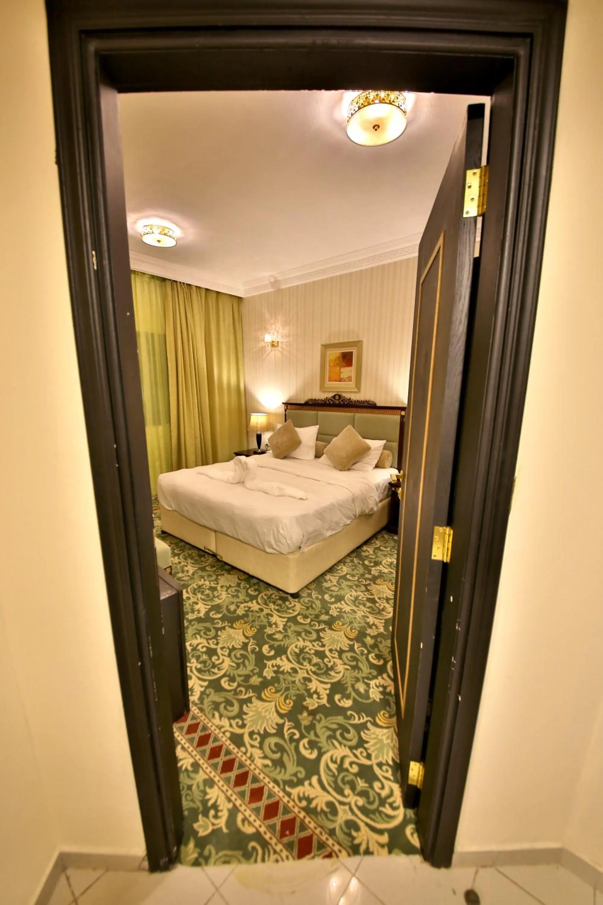 Bedroom, Bed in Midtown Furnished Apartments