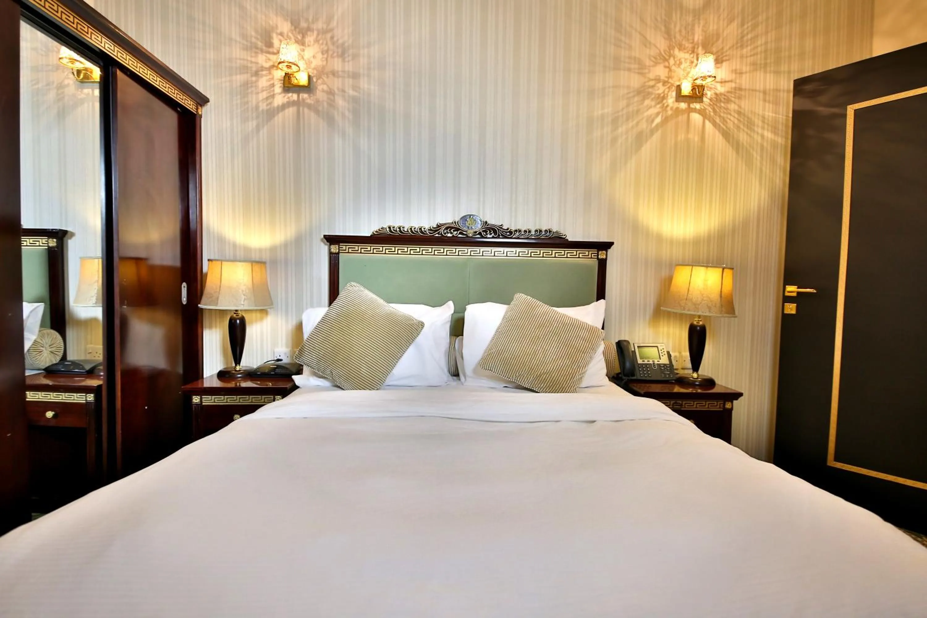 Bedroom, Bed in Midtown Furnished Apartments