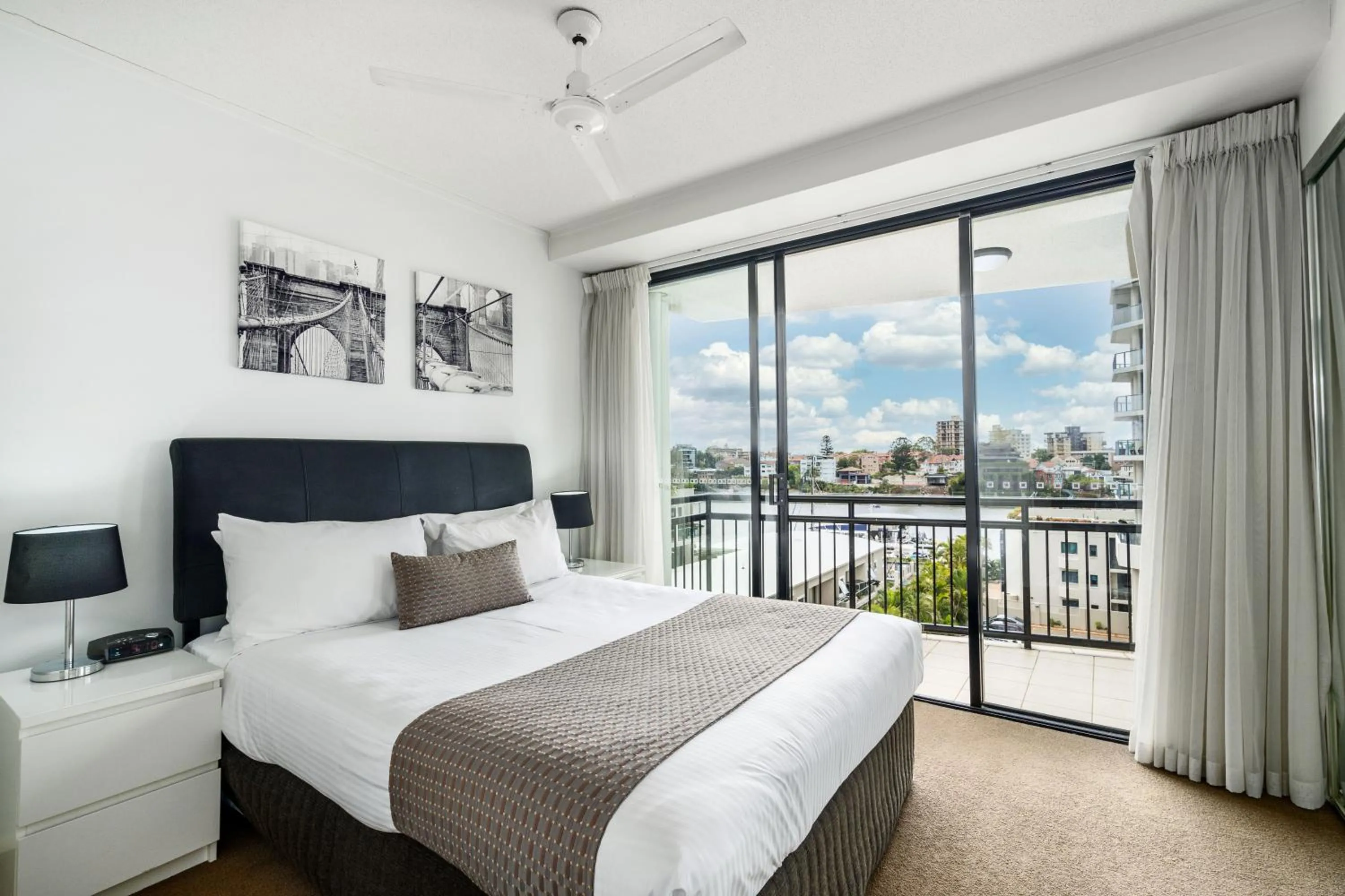 Bedroom, Bed in The Docks On Goodwin