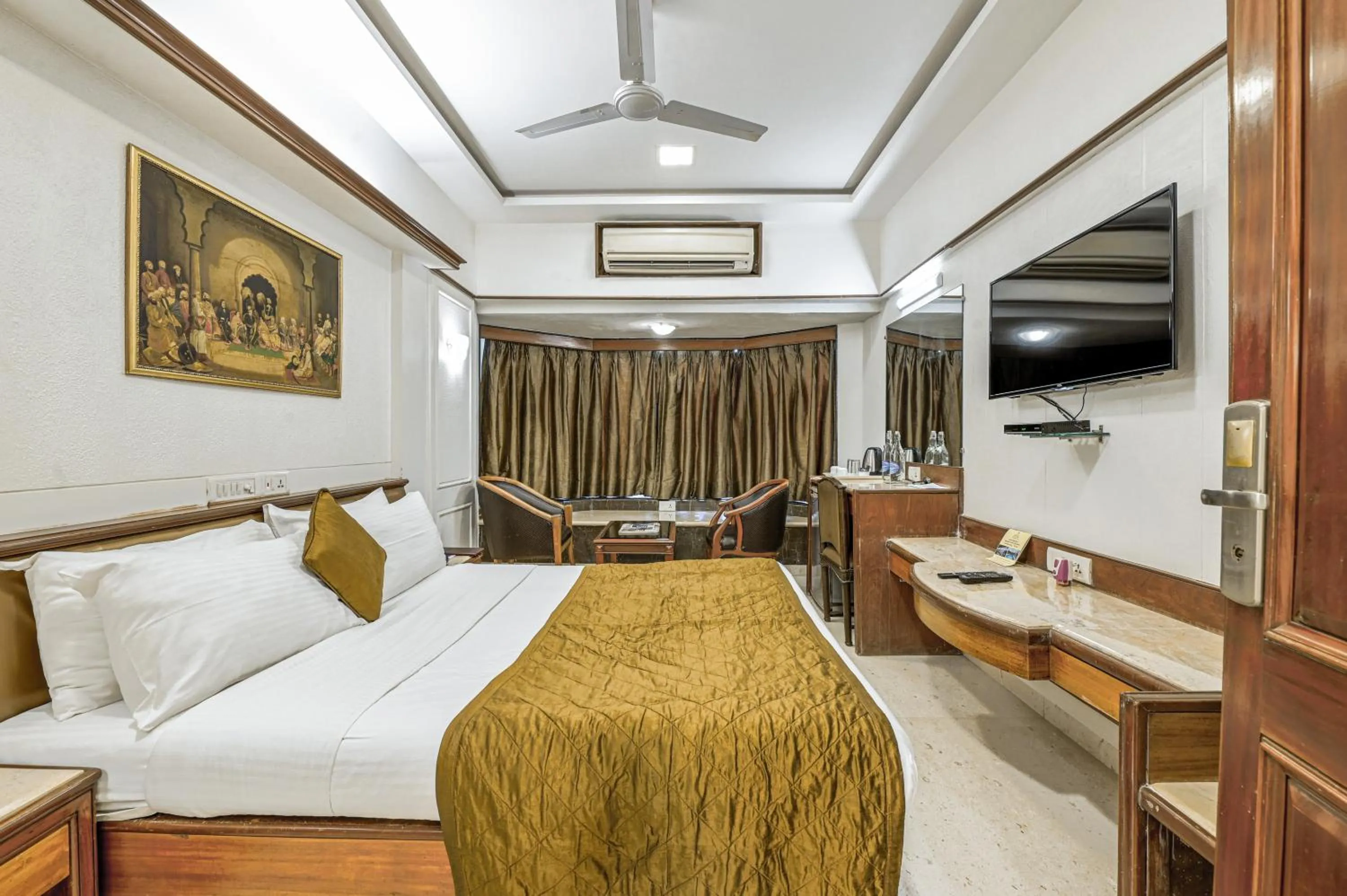 Bed in Regal Enclave