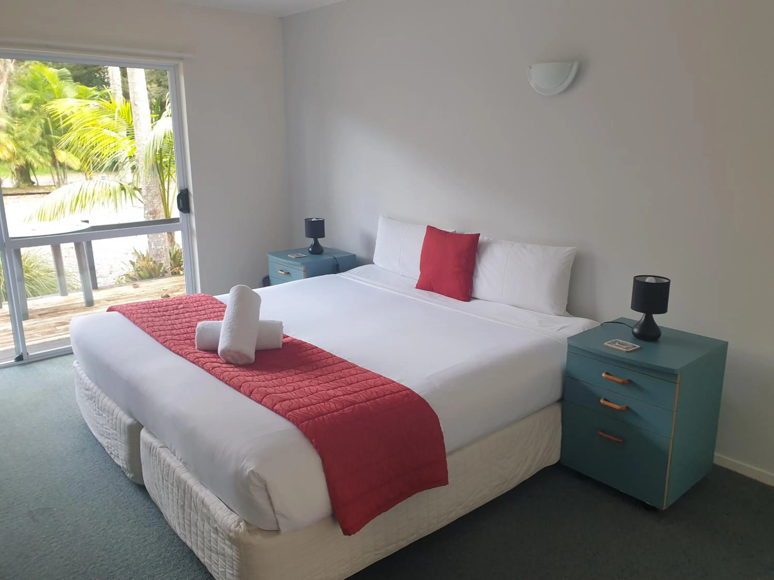 Photo of the whole room, Bed in Woodlands Motel