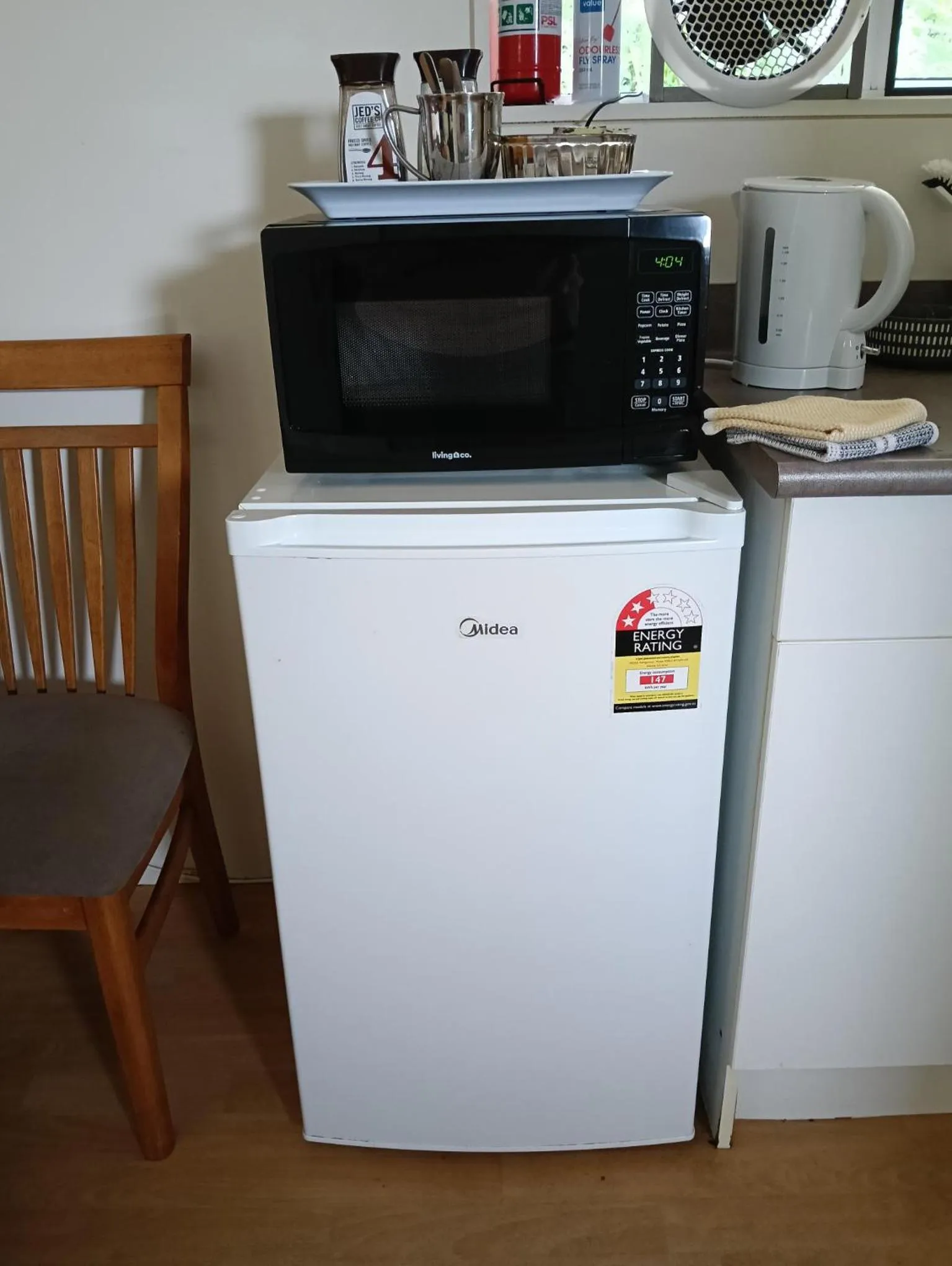 Kitchen or kitchenette in Woodlands Motel