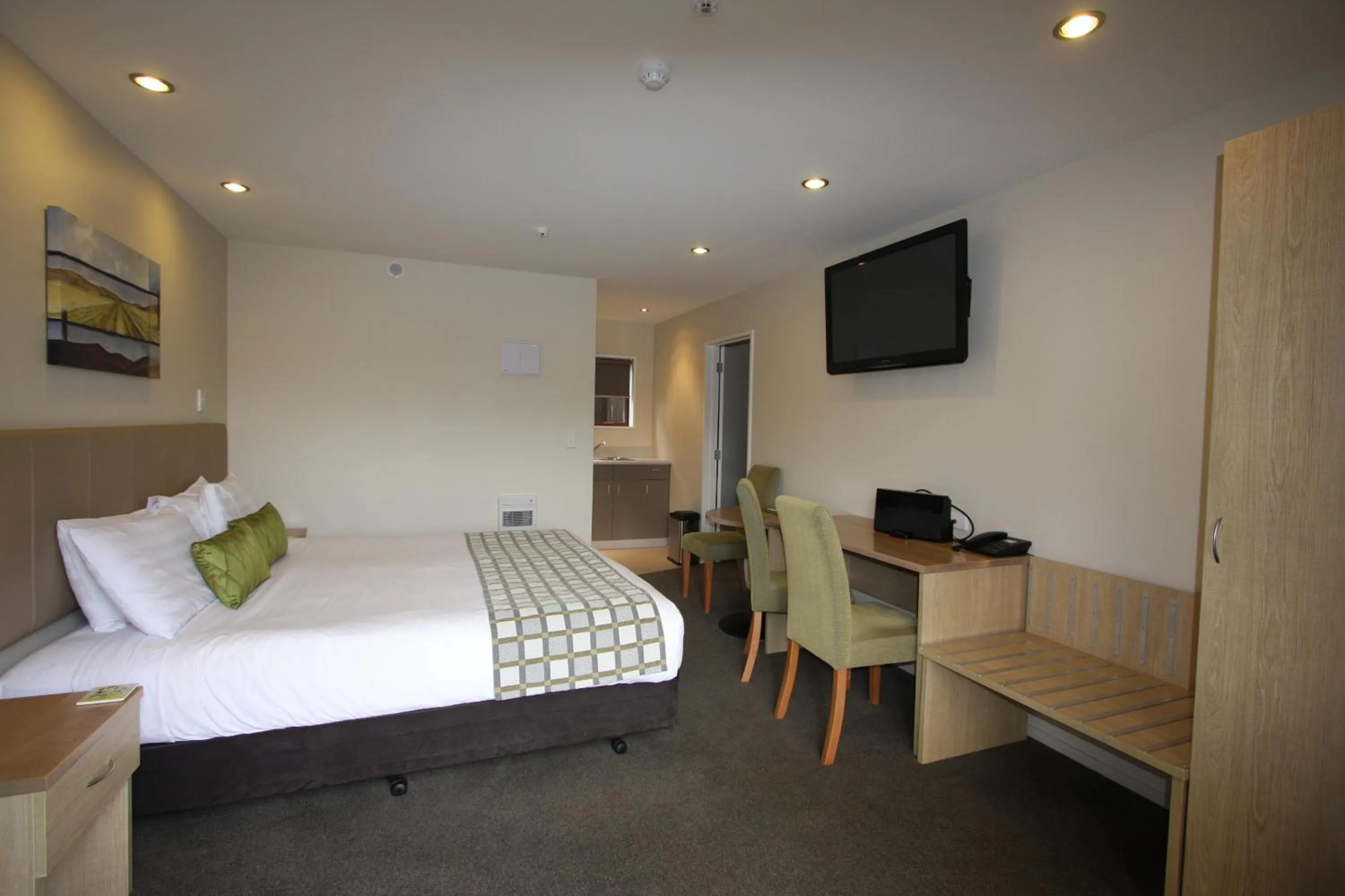 Bedroom, Bed in 555 Motel Dunedin