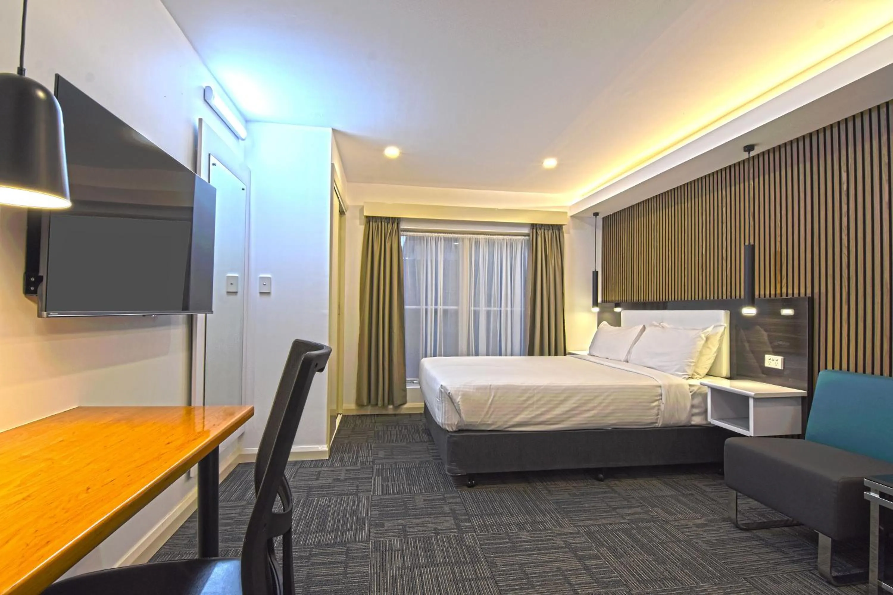 Bedroom, Bed in Best Western Plus Buckingham International