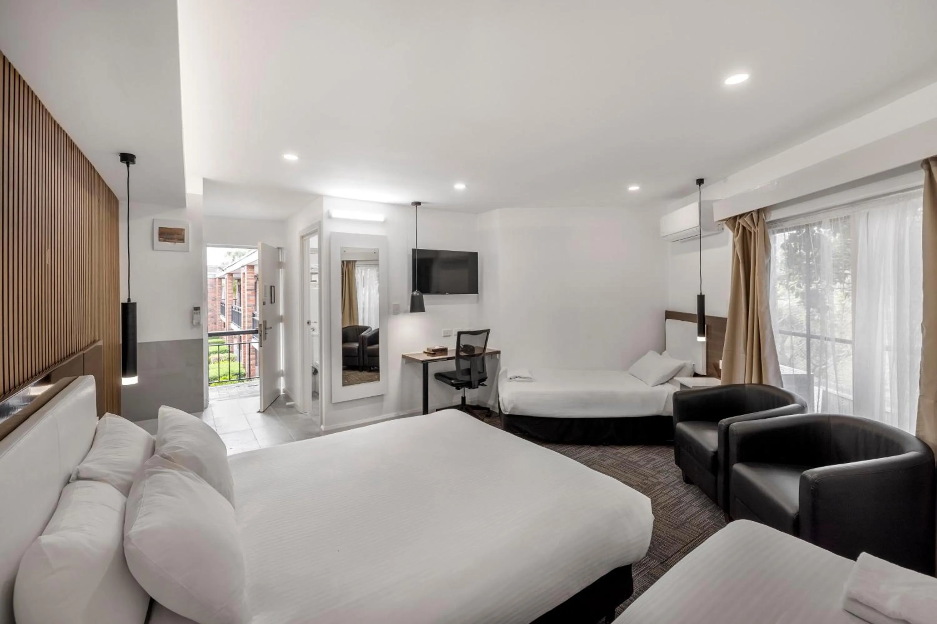 Bed in Best Western Plus Buckingham International