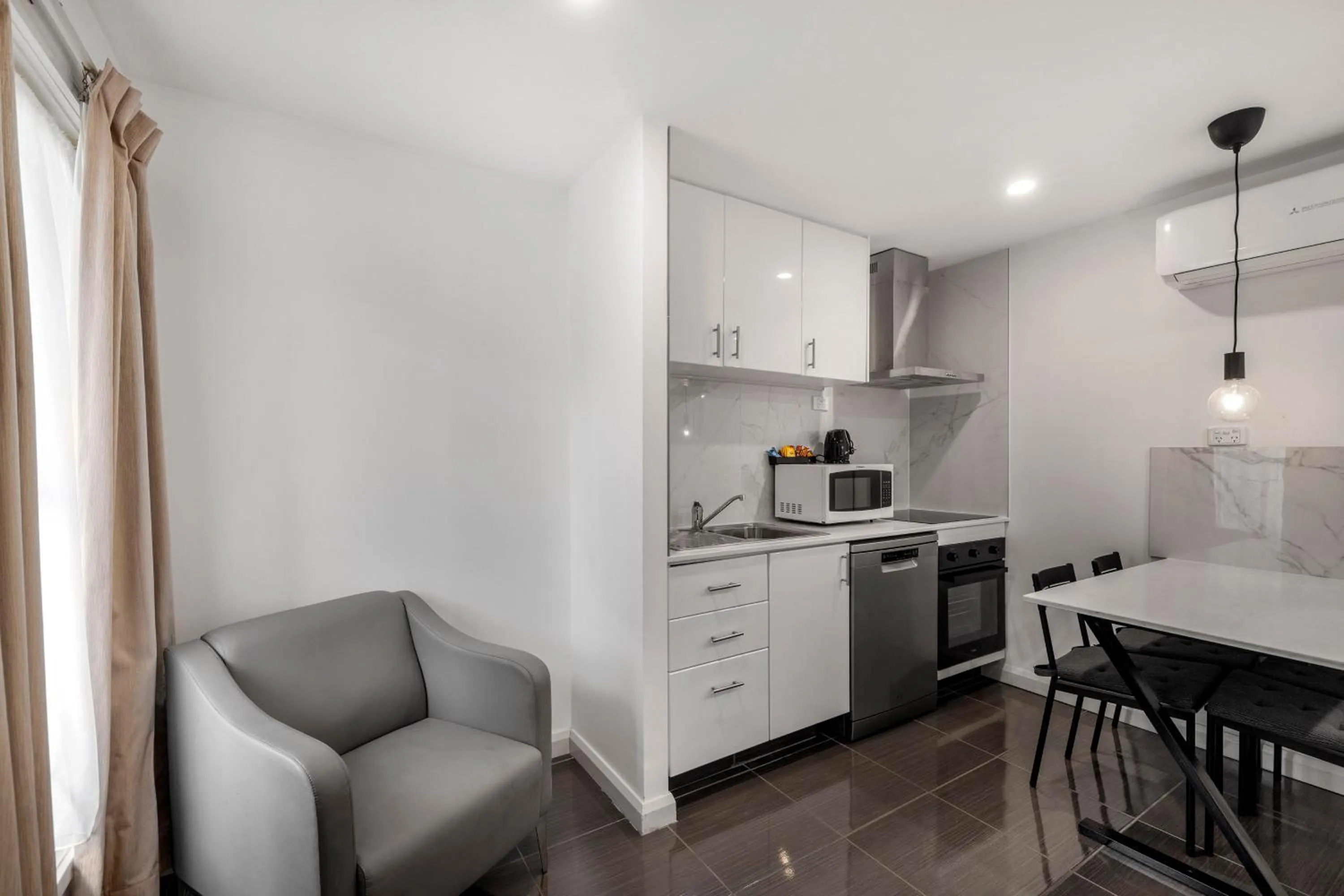 Kitchen or kitchenette in Best Western Plus Buckingham International