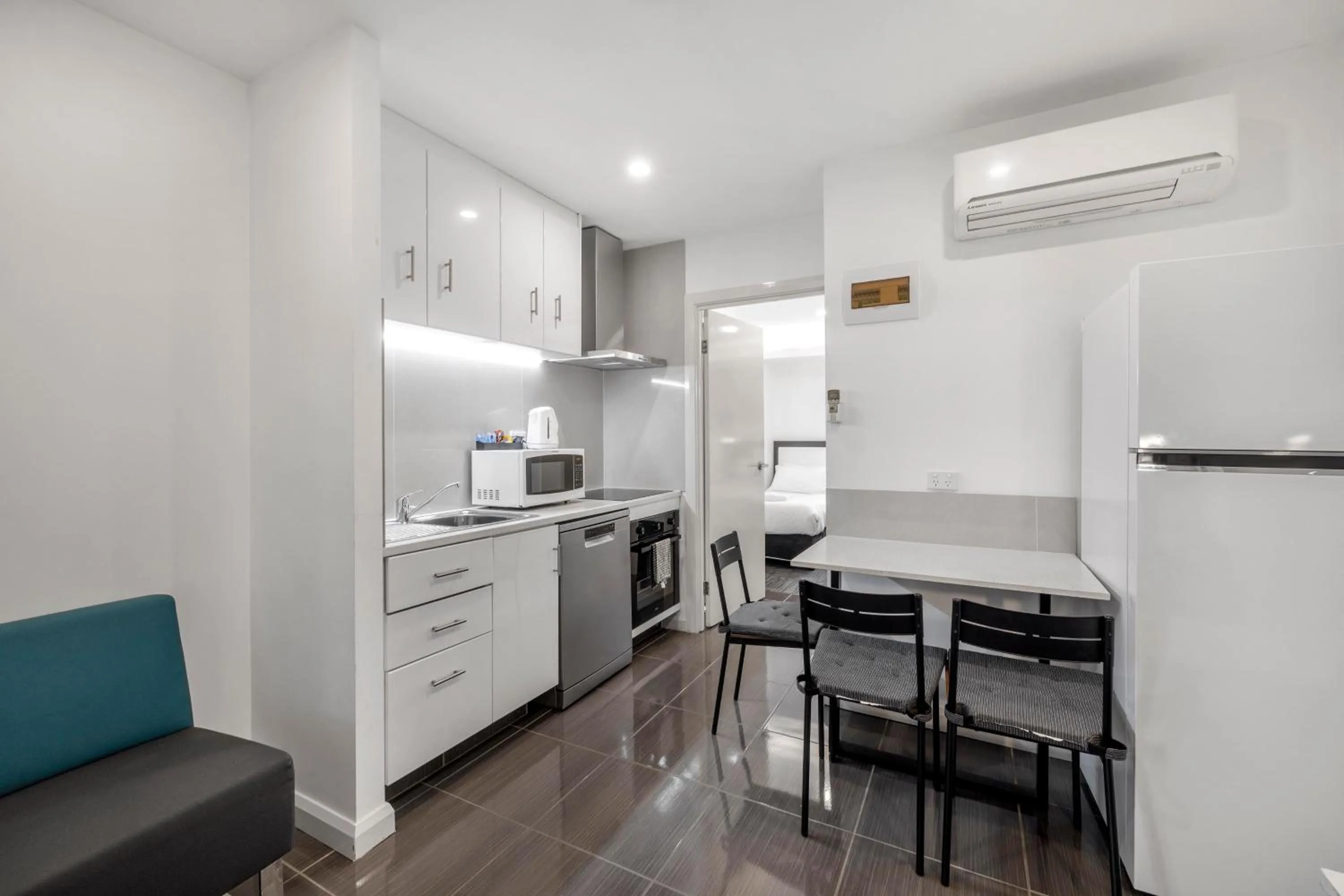 Kitchen or kitchenette in Best Western Plus Buckingham International