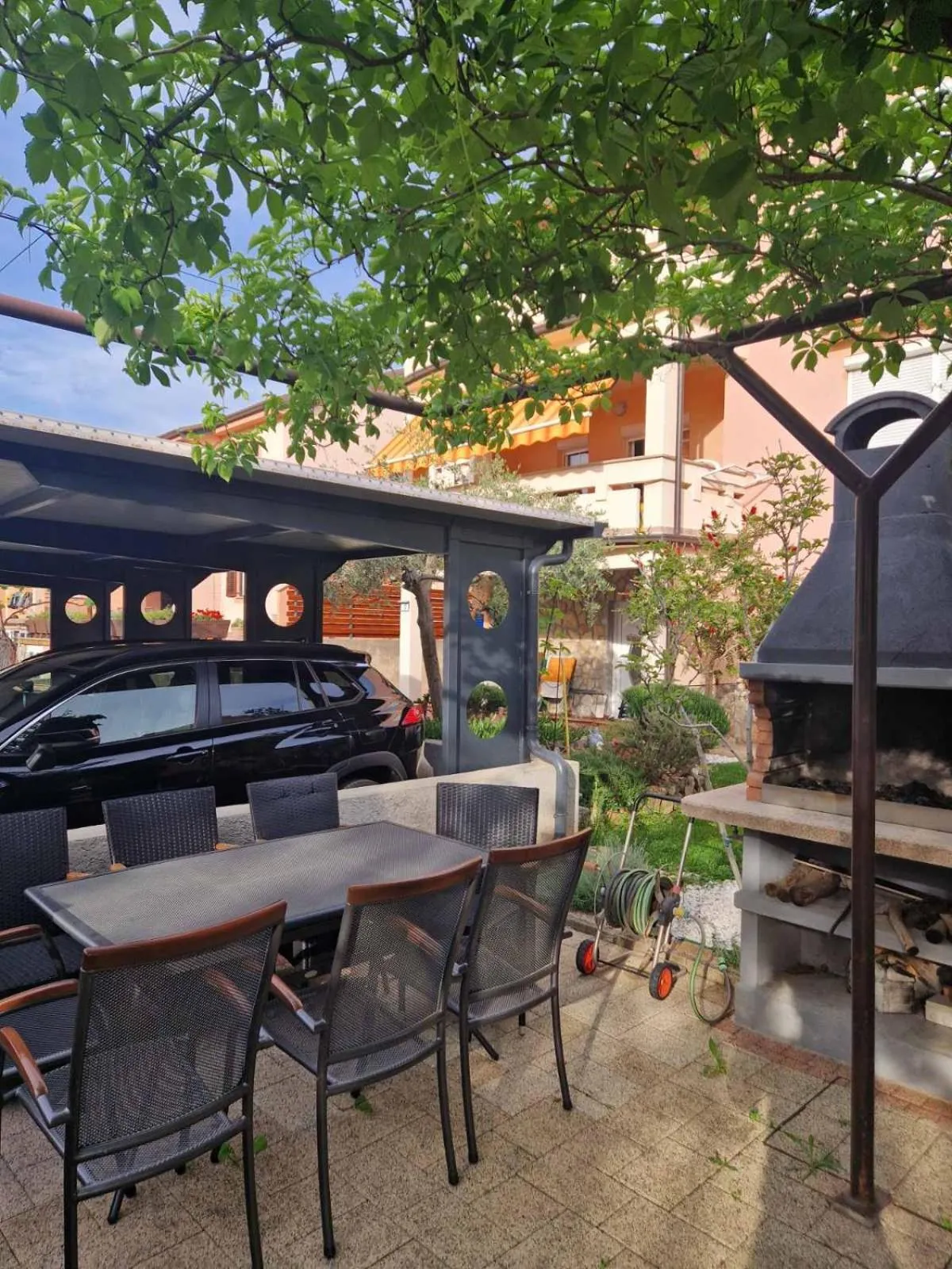 BBQ facilities in Apartman Ruza