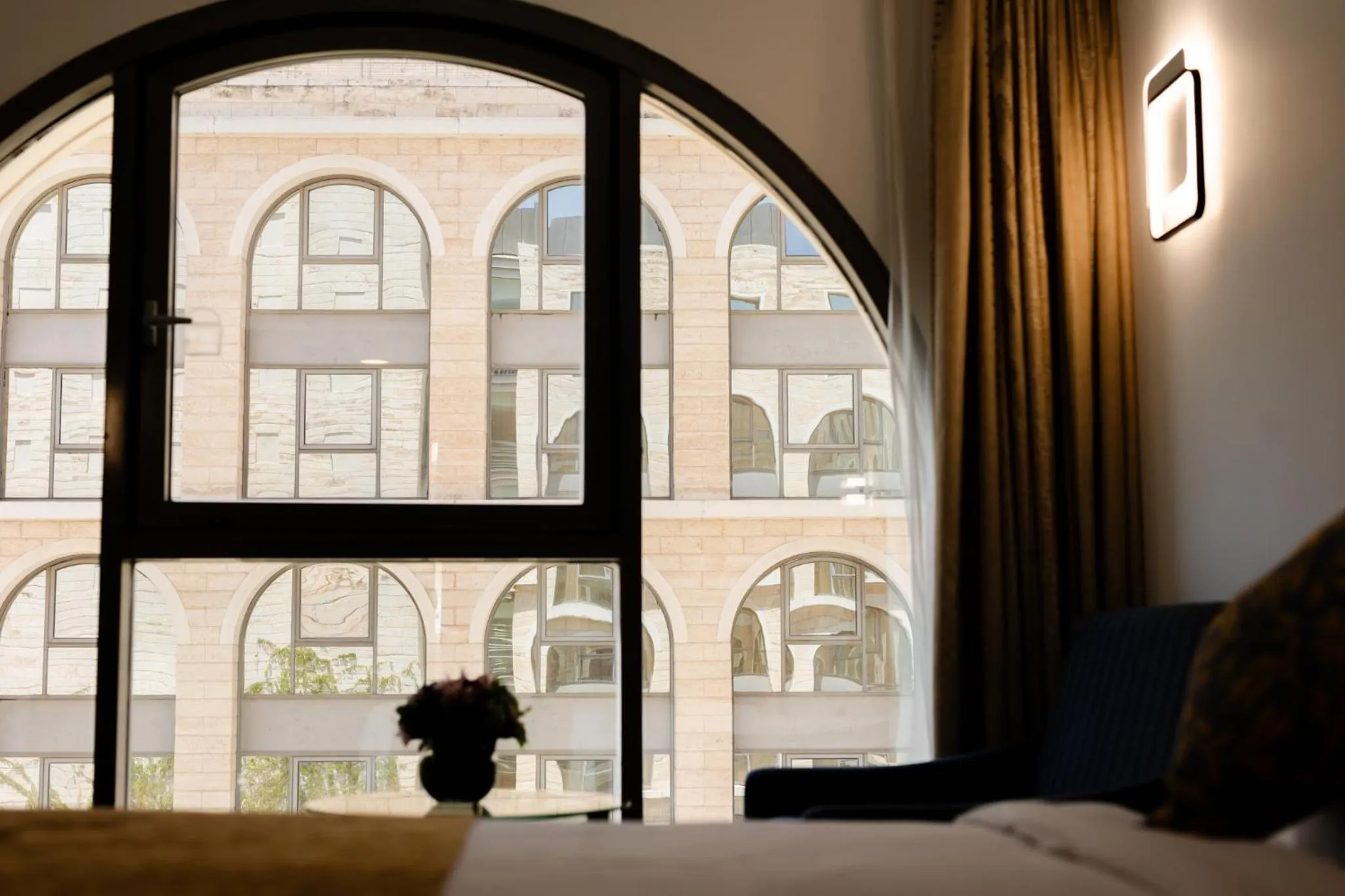 Bedroom, Bed in Grand Court Hotel