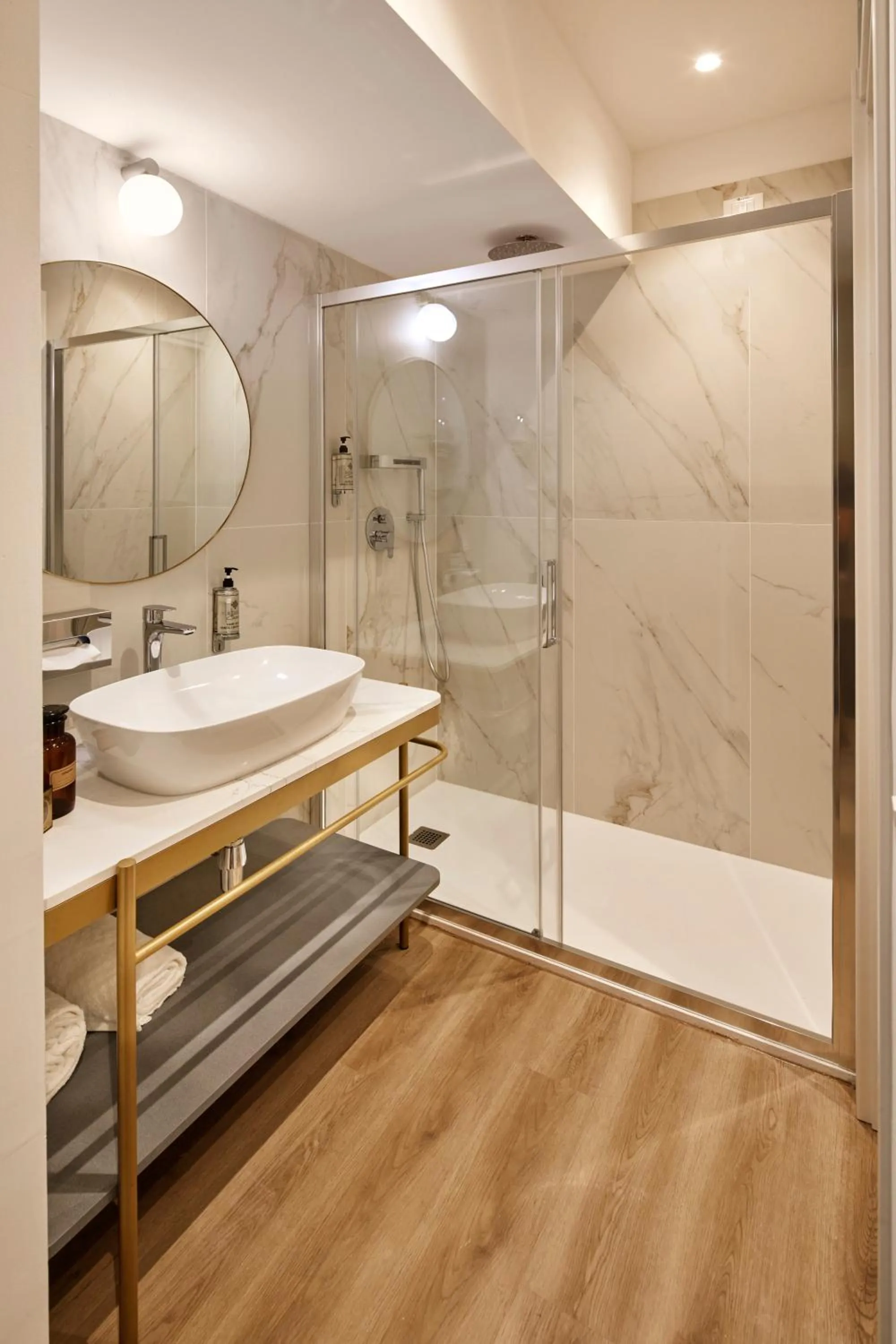 Shower in Riva Palace Hotel