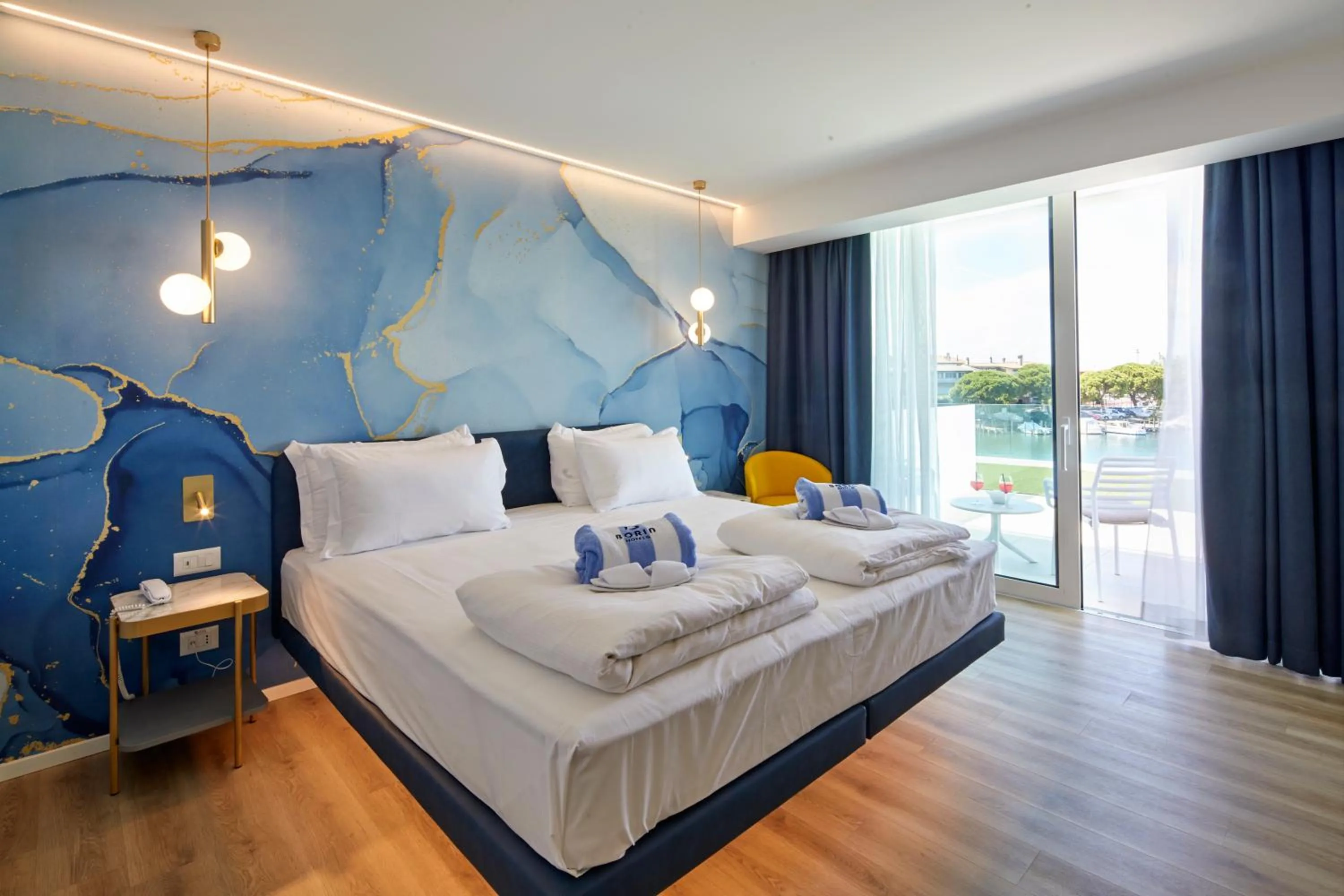 Summer, Bed in Riva Palace Hotel