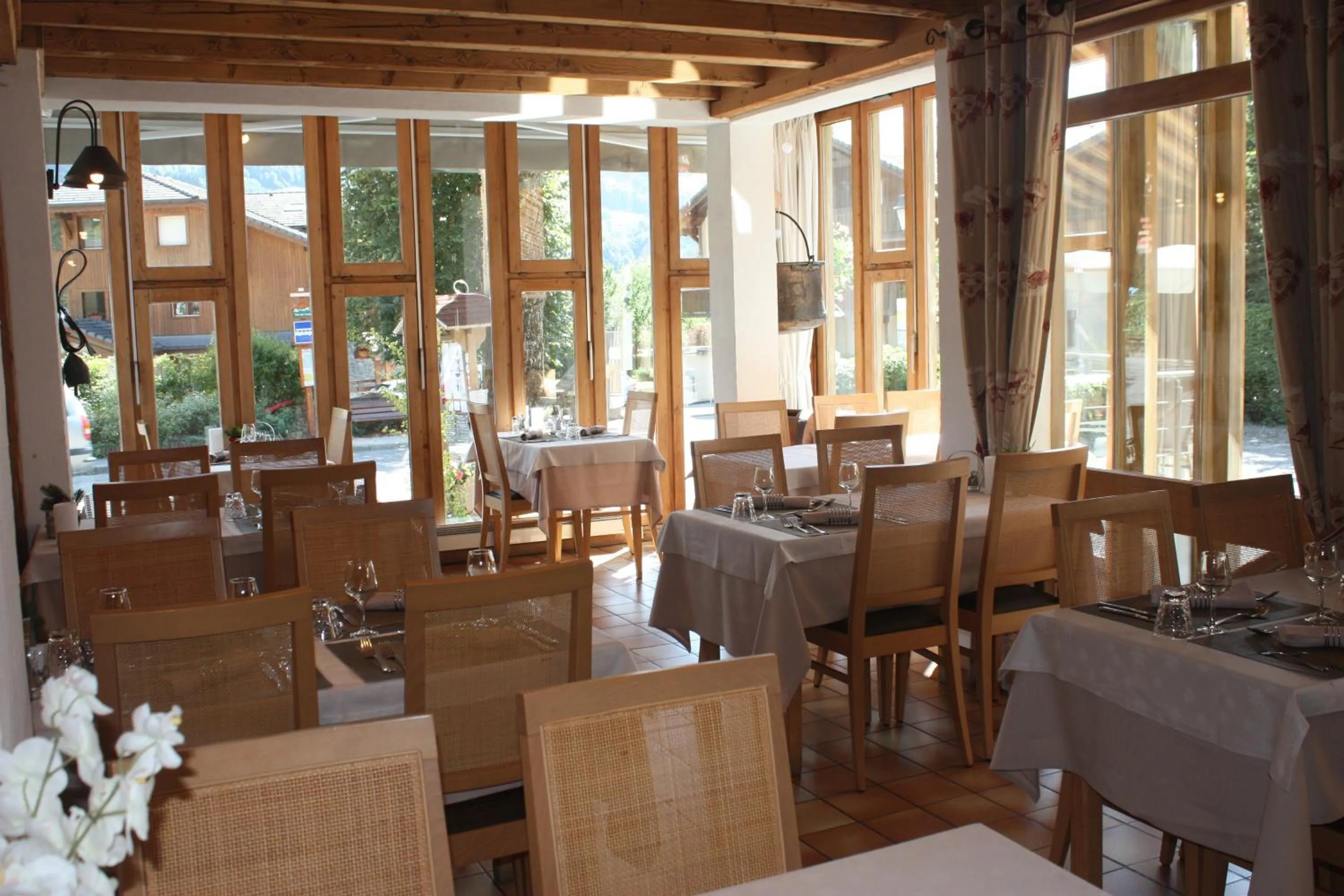 Restaurant/places to eat in Logis Hotel Gai Soleil
