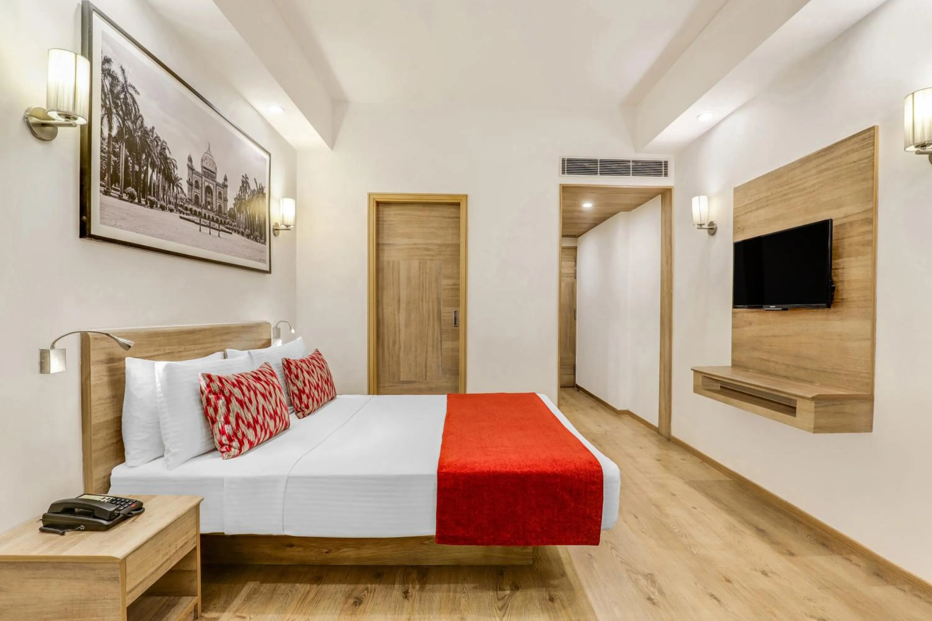 Bedroom, Bed in Lemon Tree Premier City Center