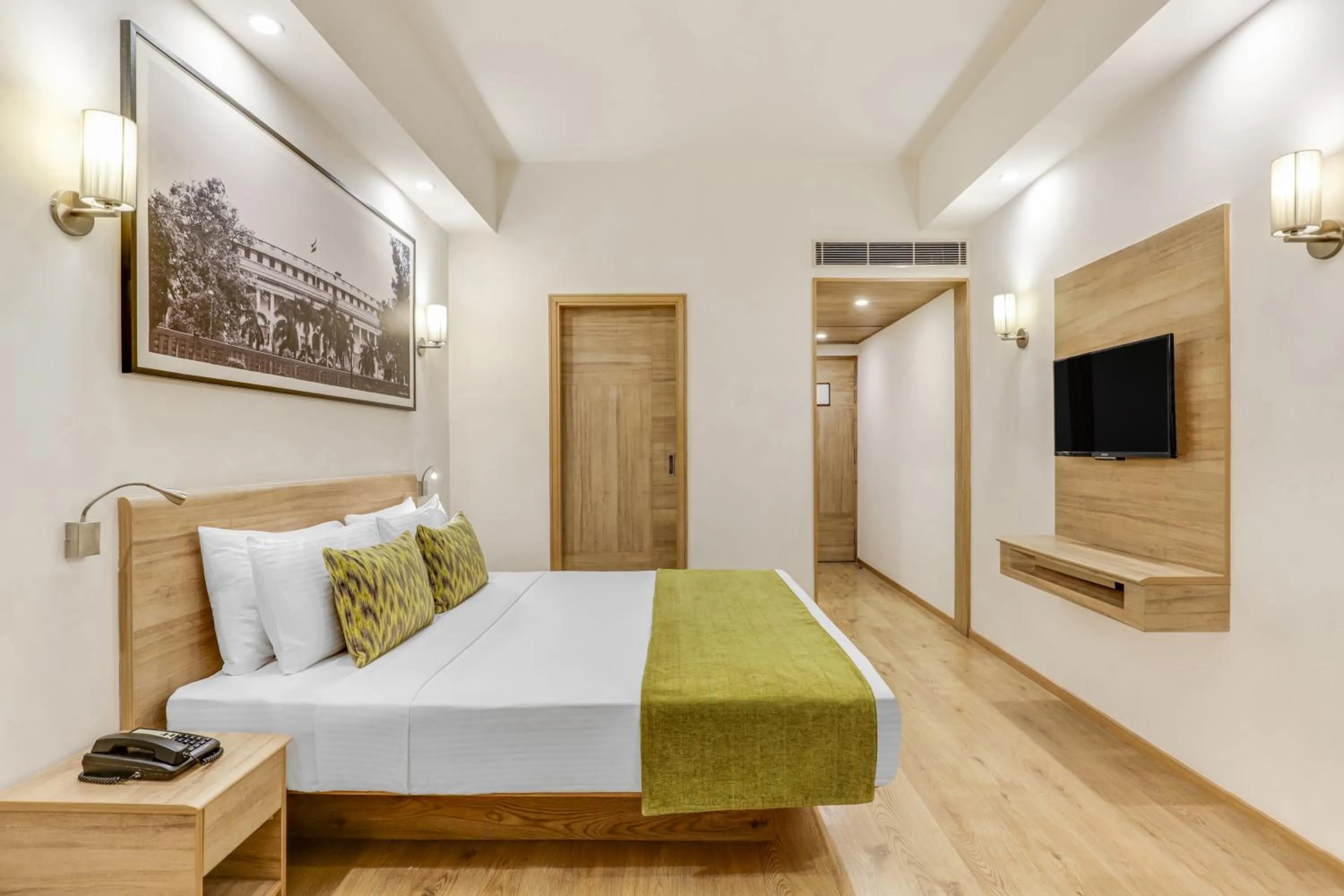Bedroom, Bed in Lemon Tree Premier City Center