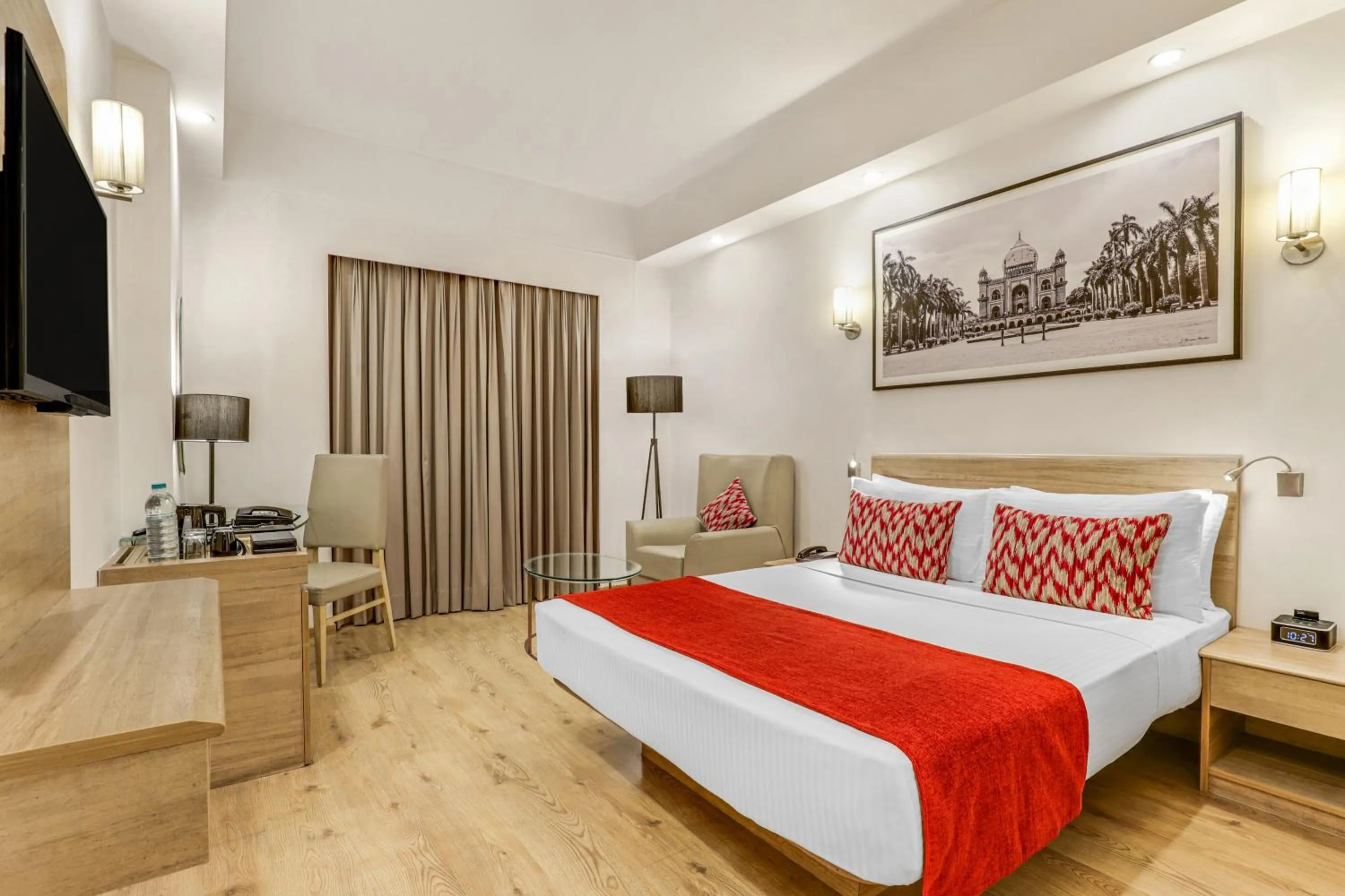 Bedroom, Bed in Lemon Tree Premier City Center
