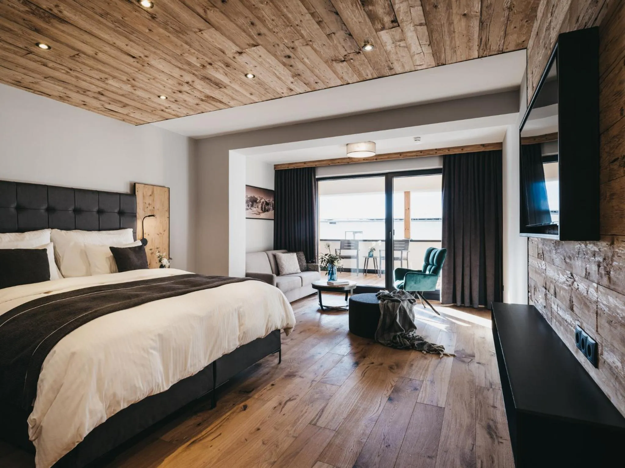 Photo of the whole room, Bed in VAYA Nauders