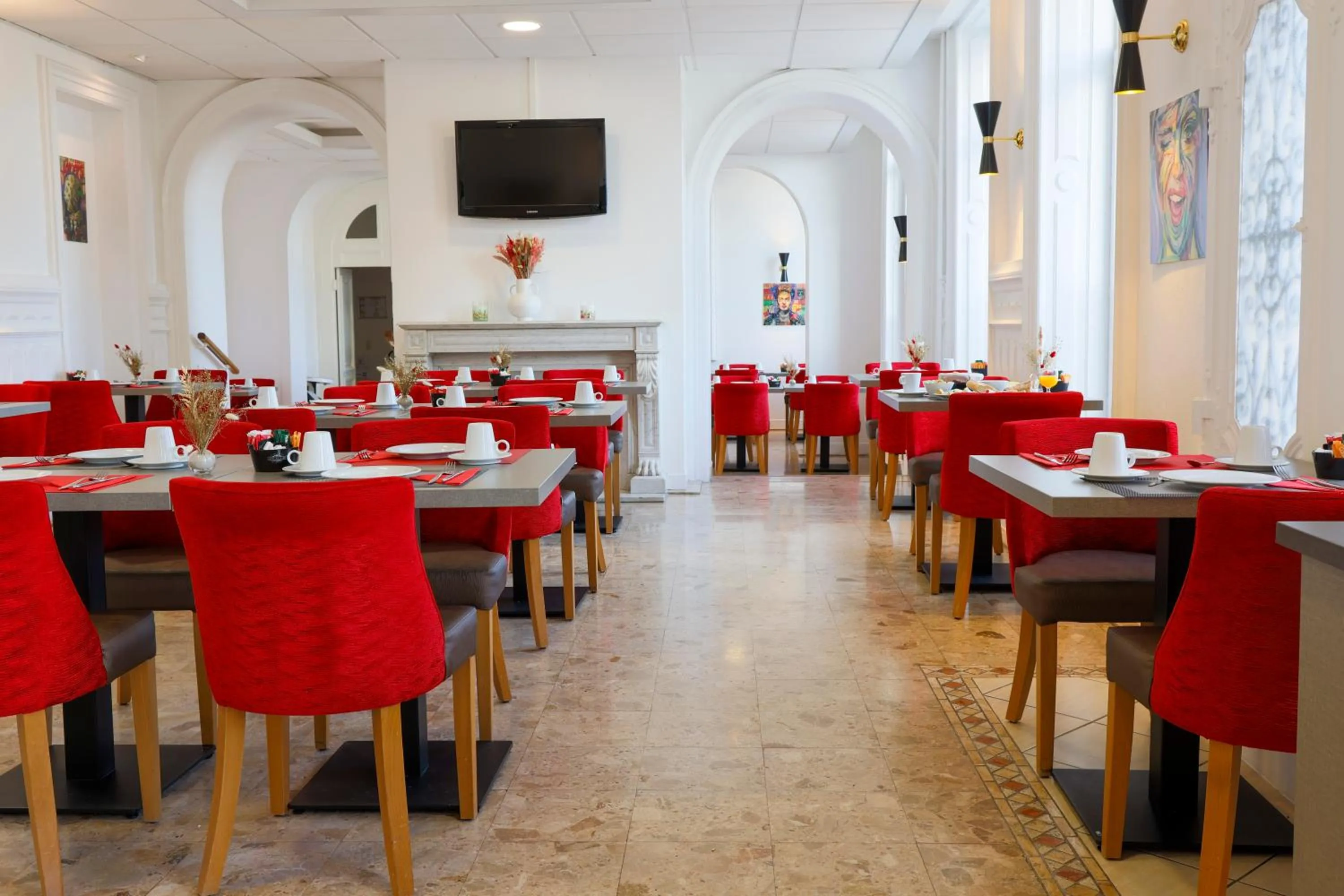 Restaurant/places to eat in Hotel Le Cercle