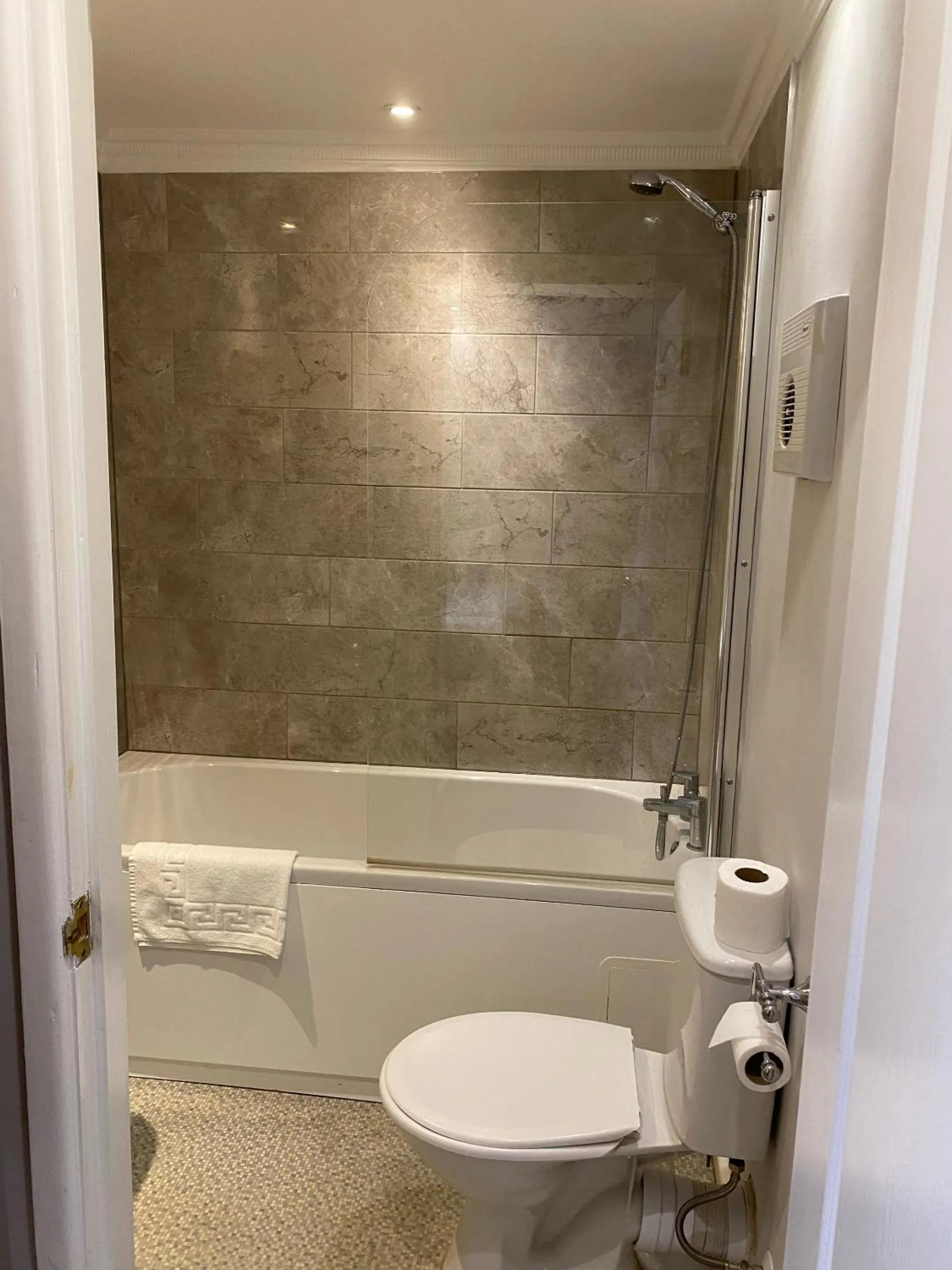 Bathroom in The George Hotel Pangbourne