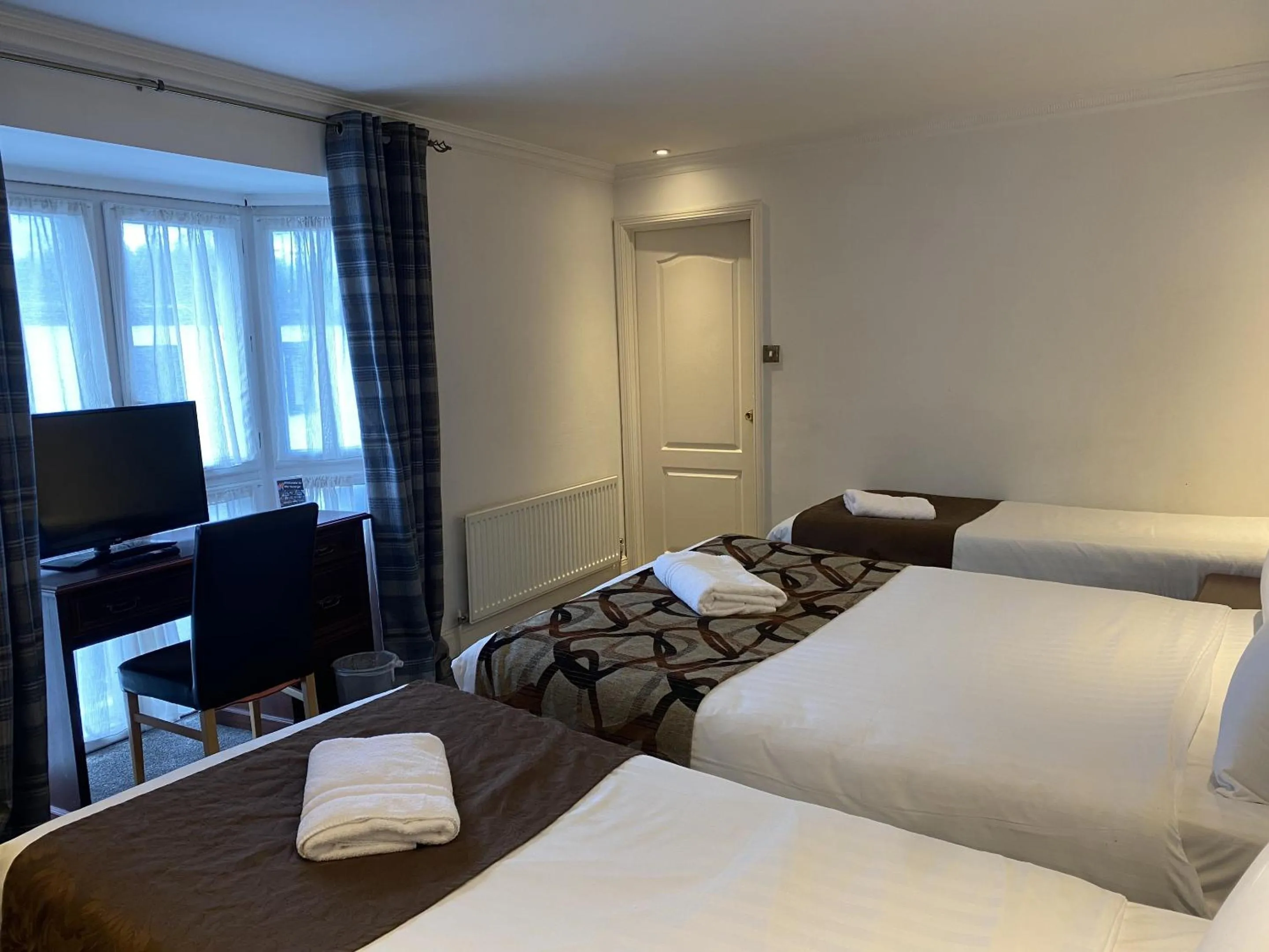 Bedroom, Bed in The George Hotel Pangbourne