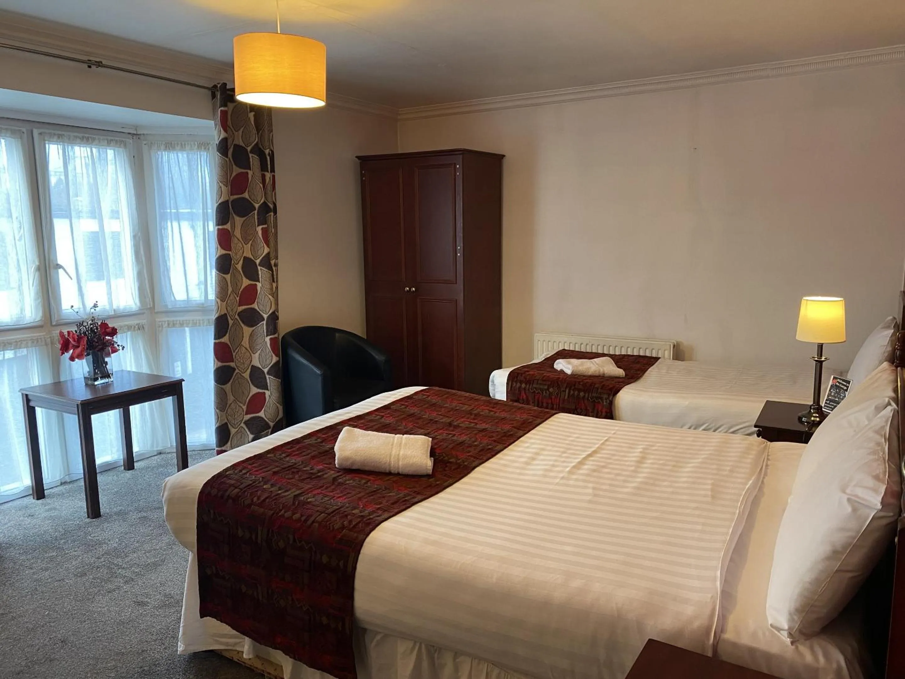 Bedroom, Bed in The George Hotel Pangbourne