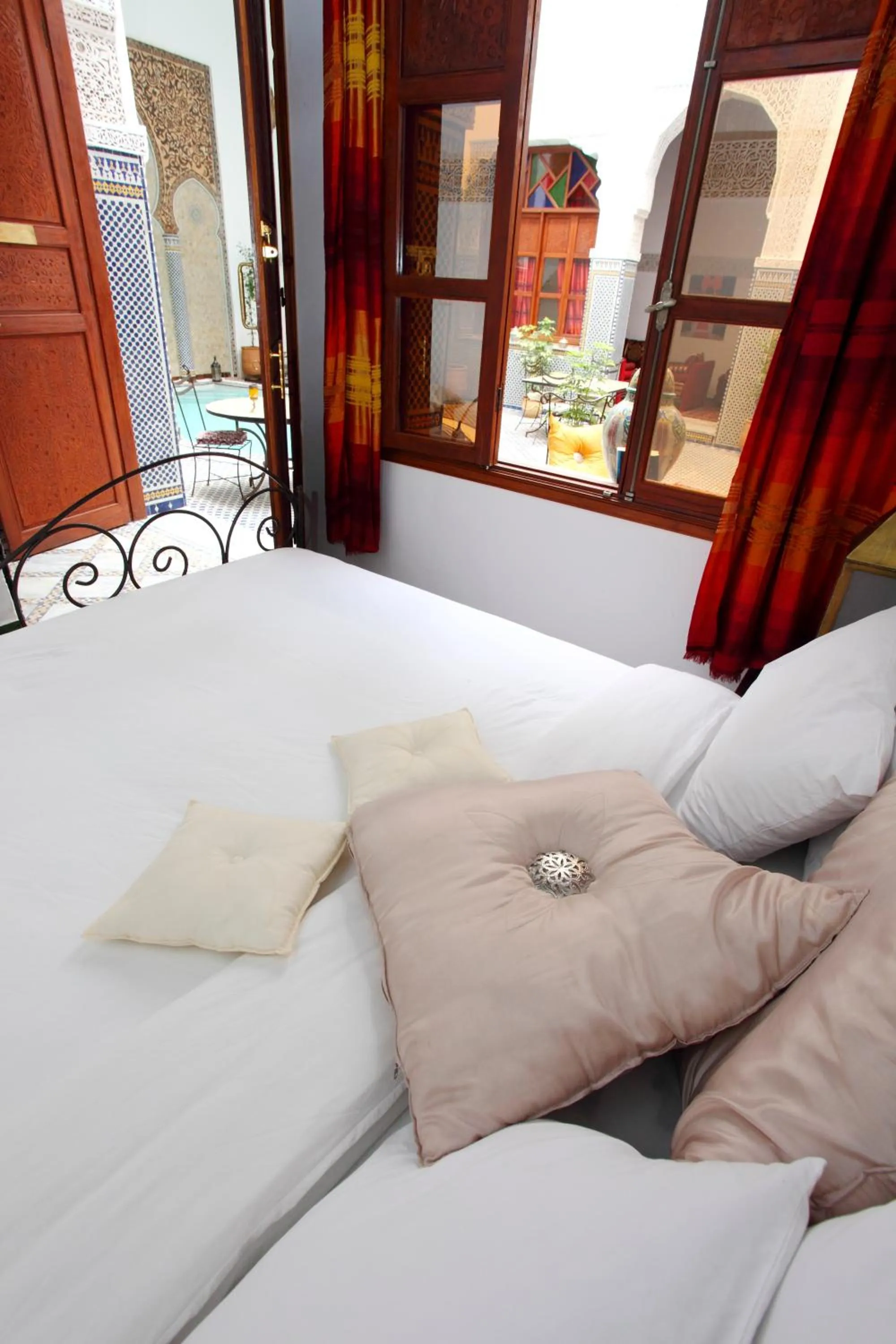 Photo of the whole room, Bed in Riad Jamaï