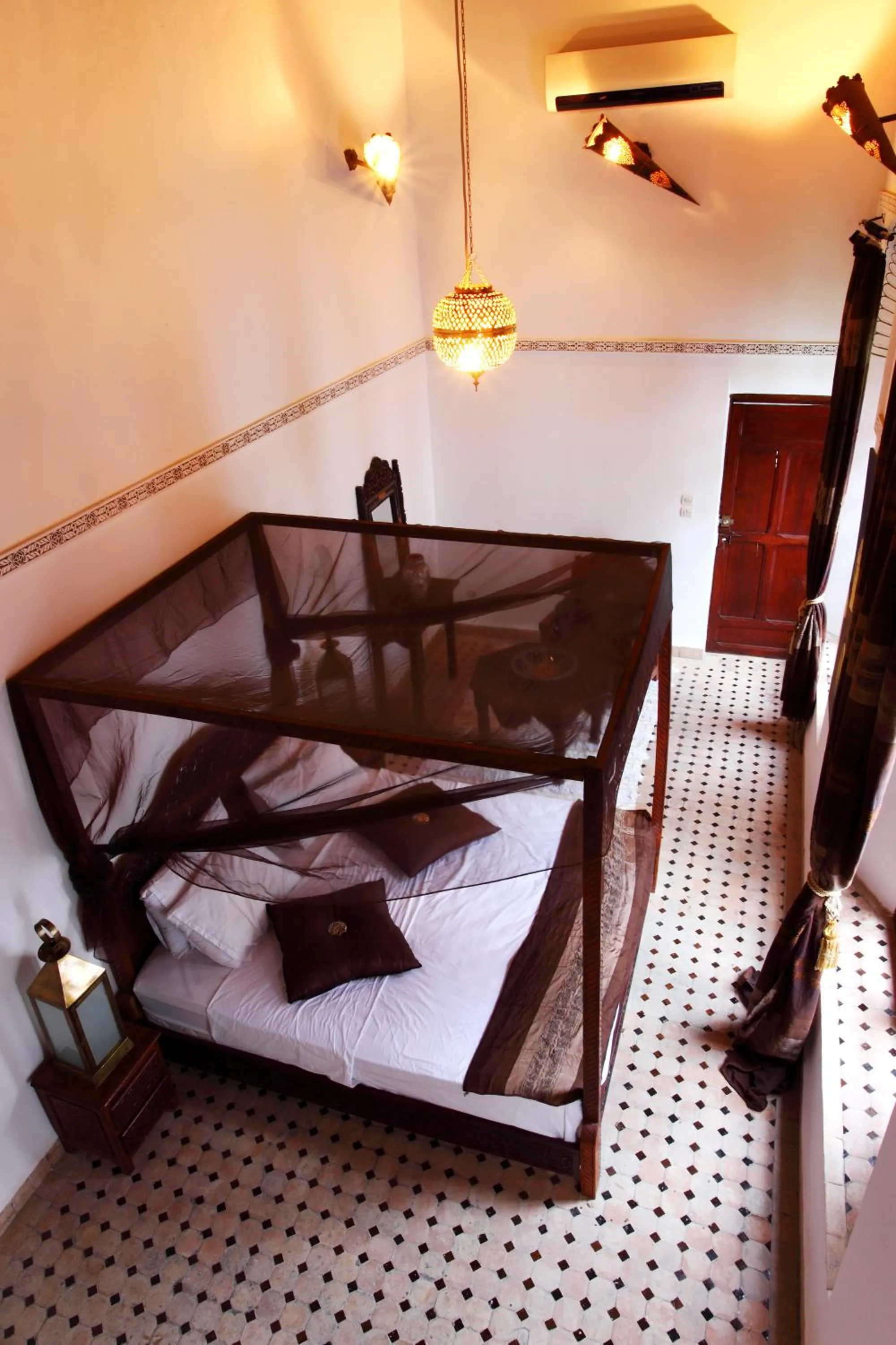 Photo of the whole room, Bed in Riad Jamaï
