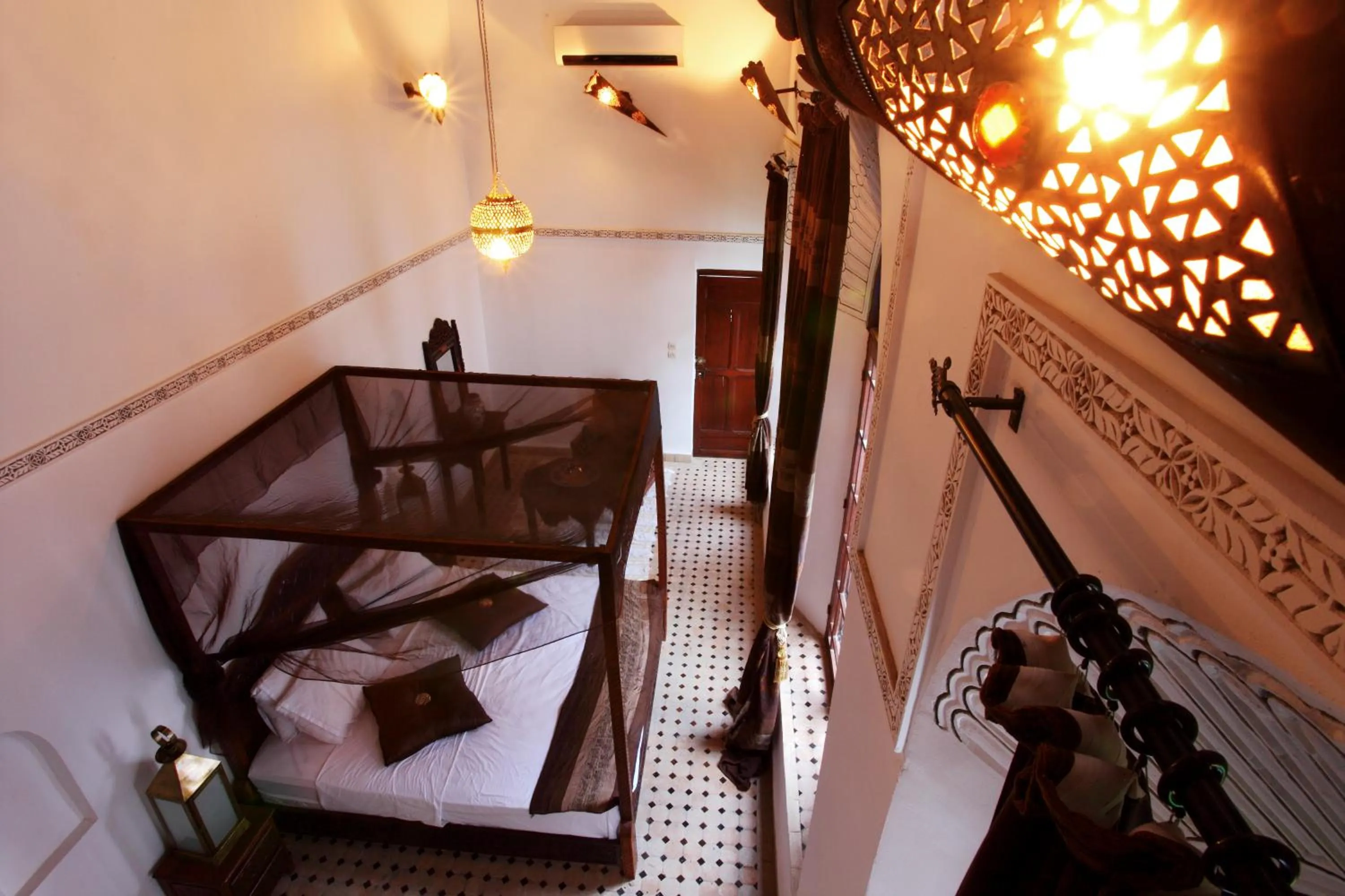 Photo of the whole room, Bed in Riad Jamaï