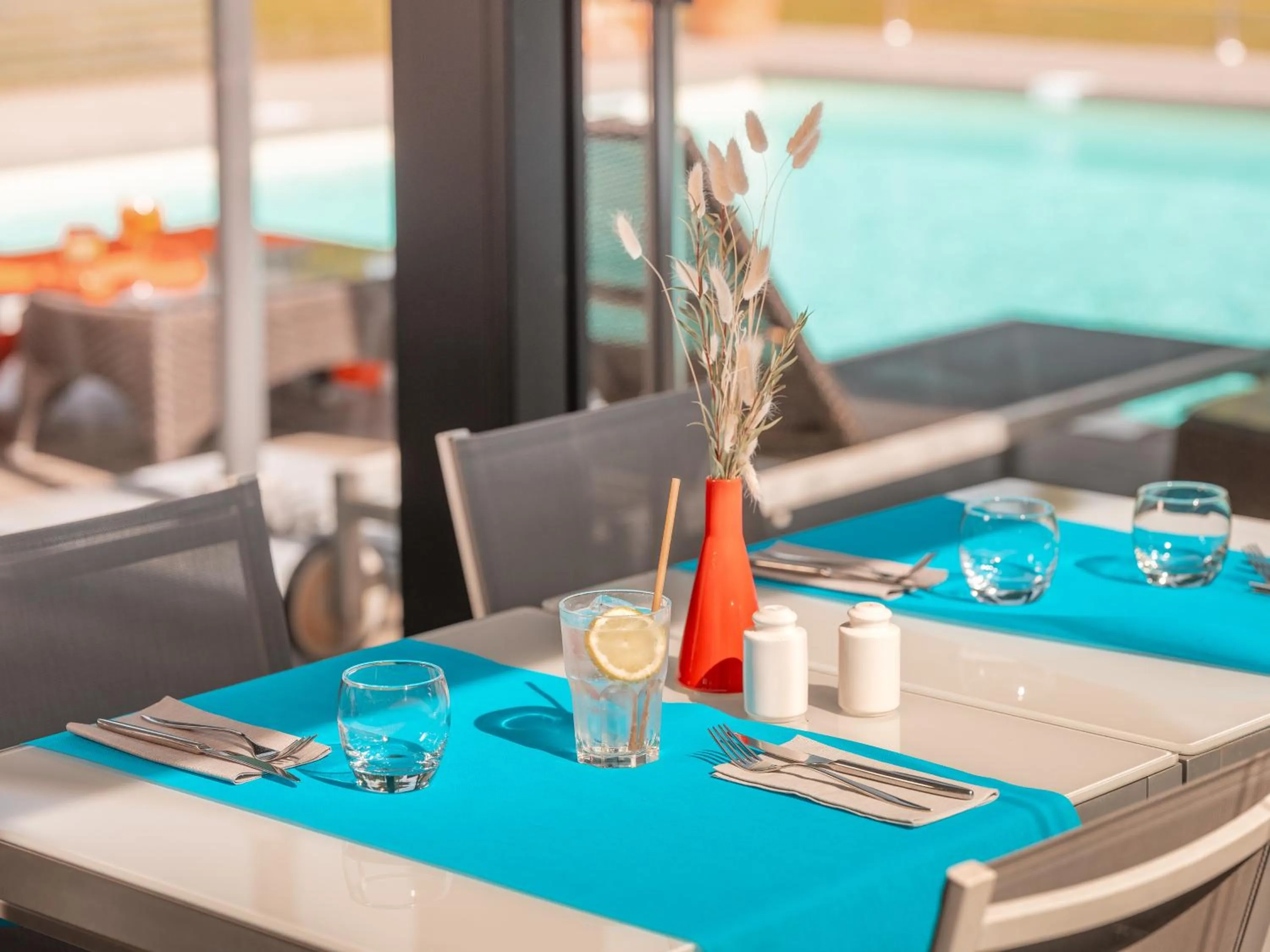 Restaurant/places to eat in Holiday Inn Toulouse Airport by IHG