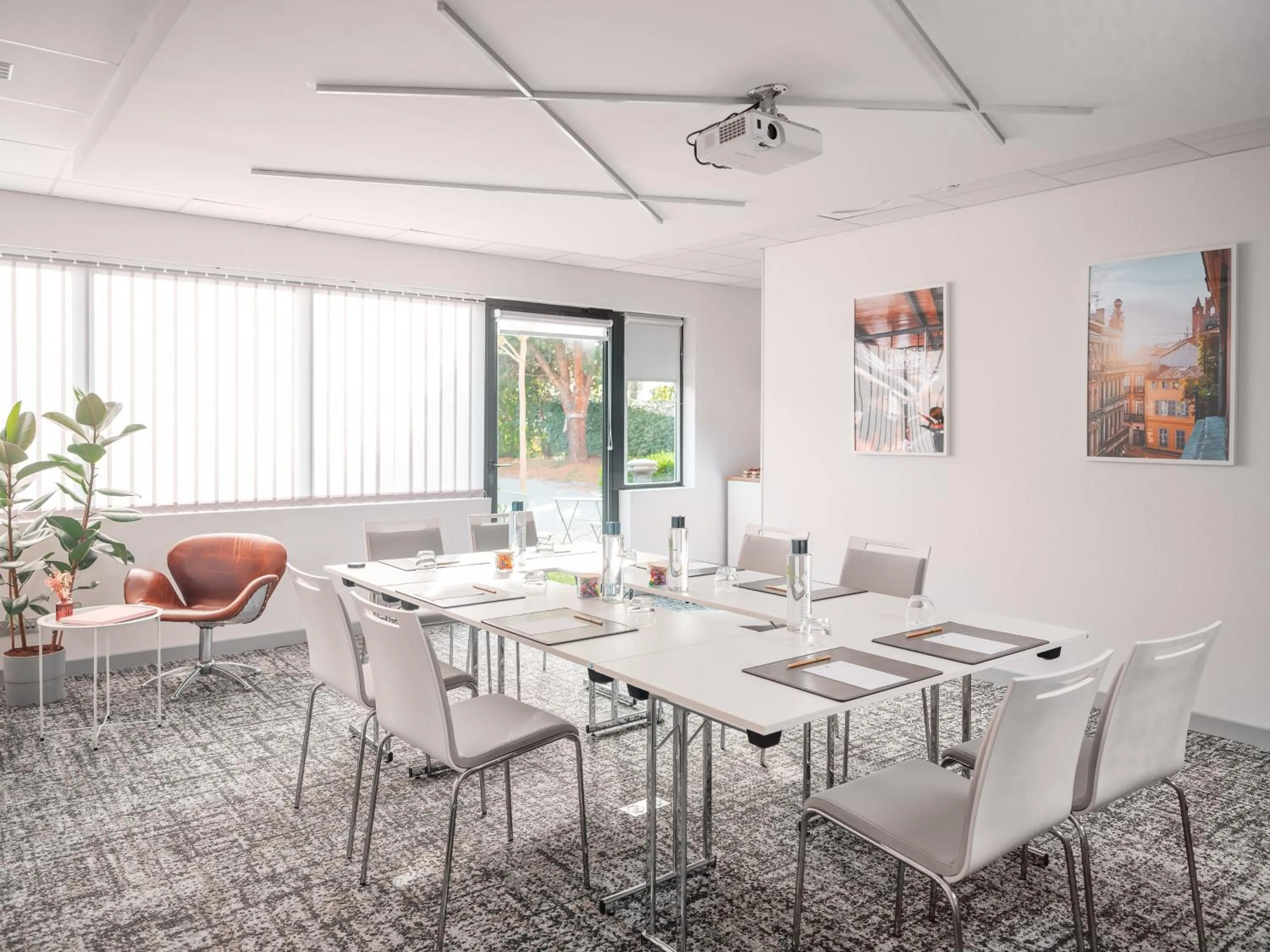 Meeting/conference room in Holiday Inn Toulouse Airport by IHG