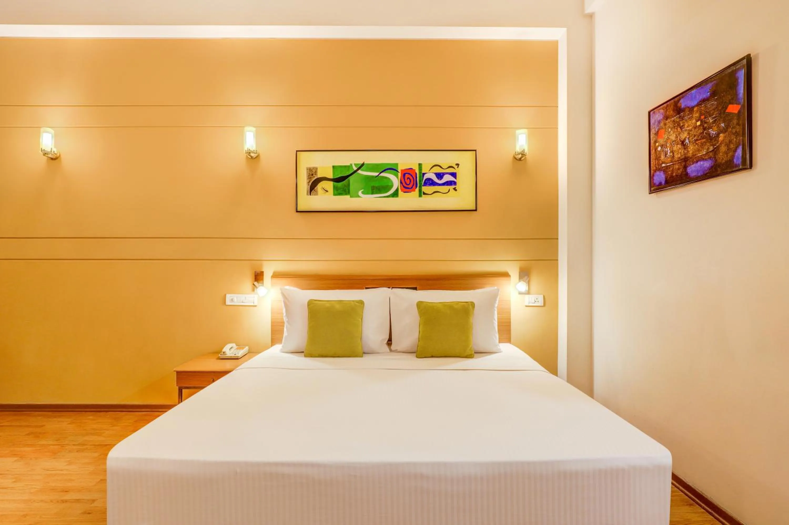 Bed in Lemon Tree Hotel, East Delhi Mall, Kaushambi