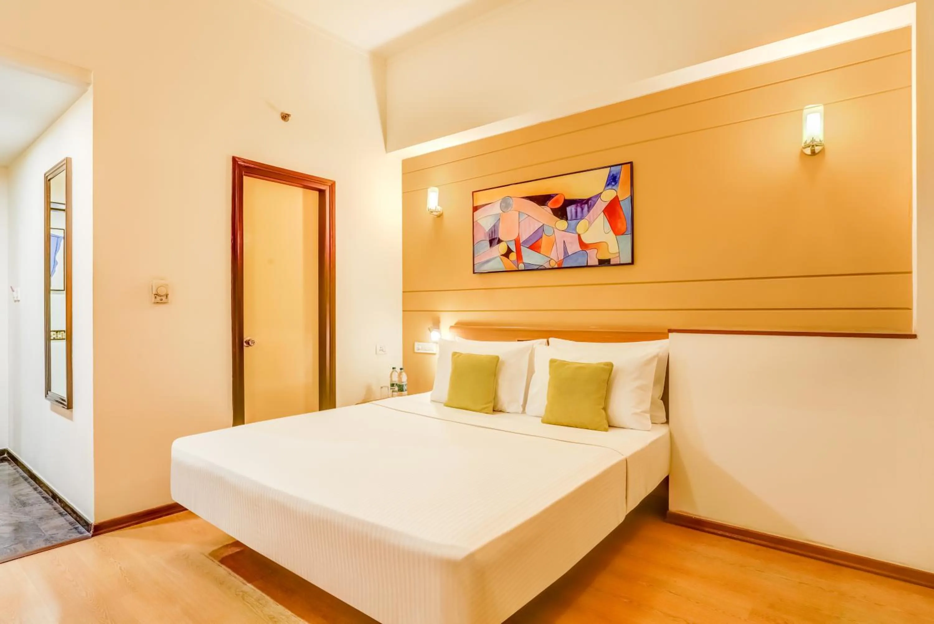 Bed in Lemon Tree Hotel, East Delhi Mall, Kaushambi