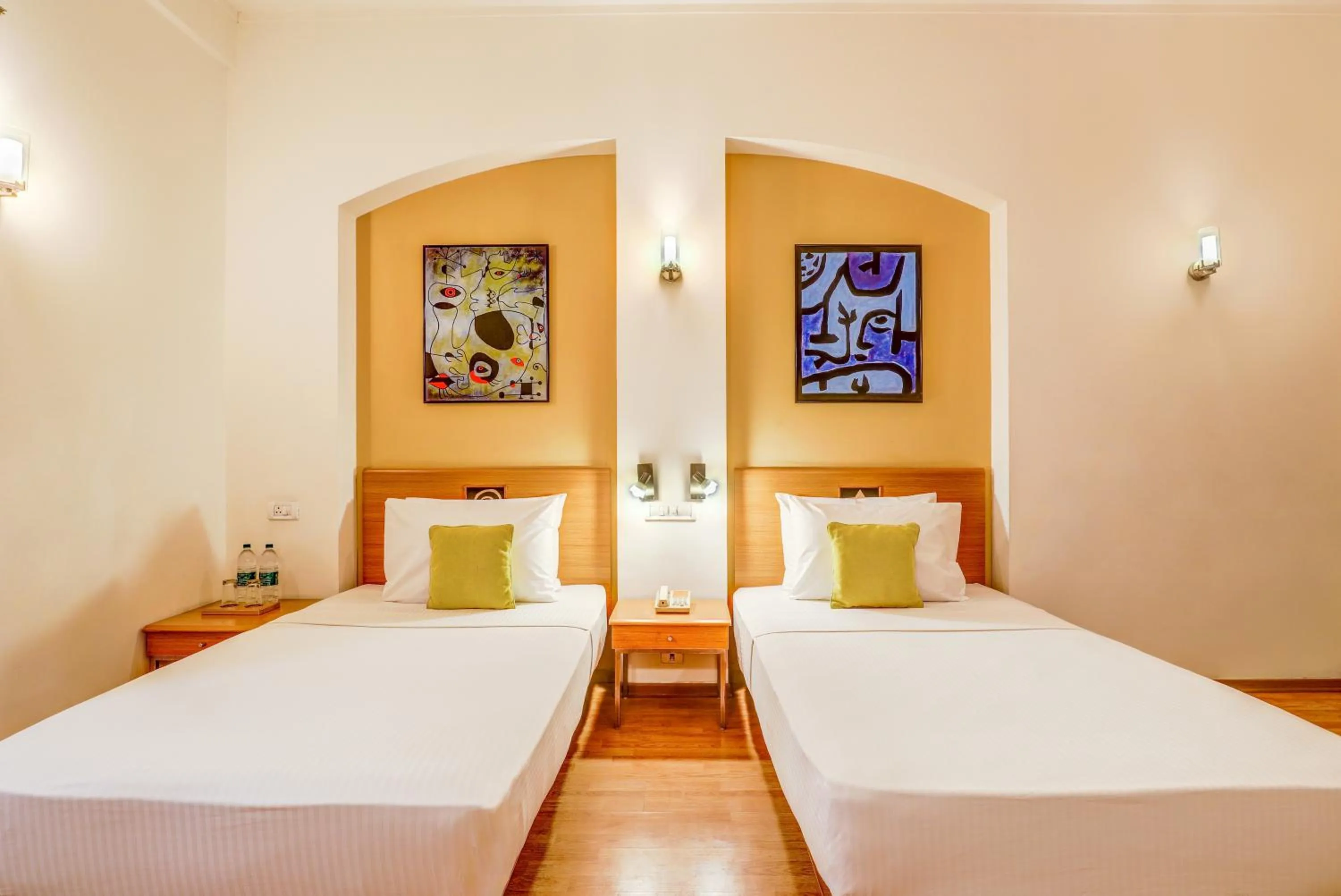 Bed in Lemon Tree Hotel, East Delhi Mall, Kaushambi