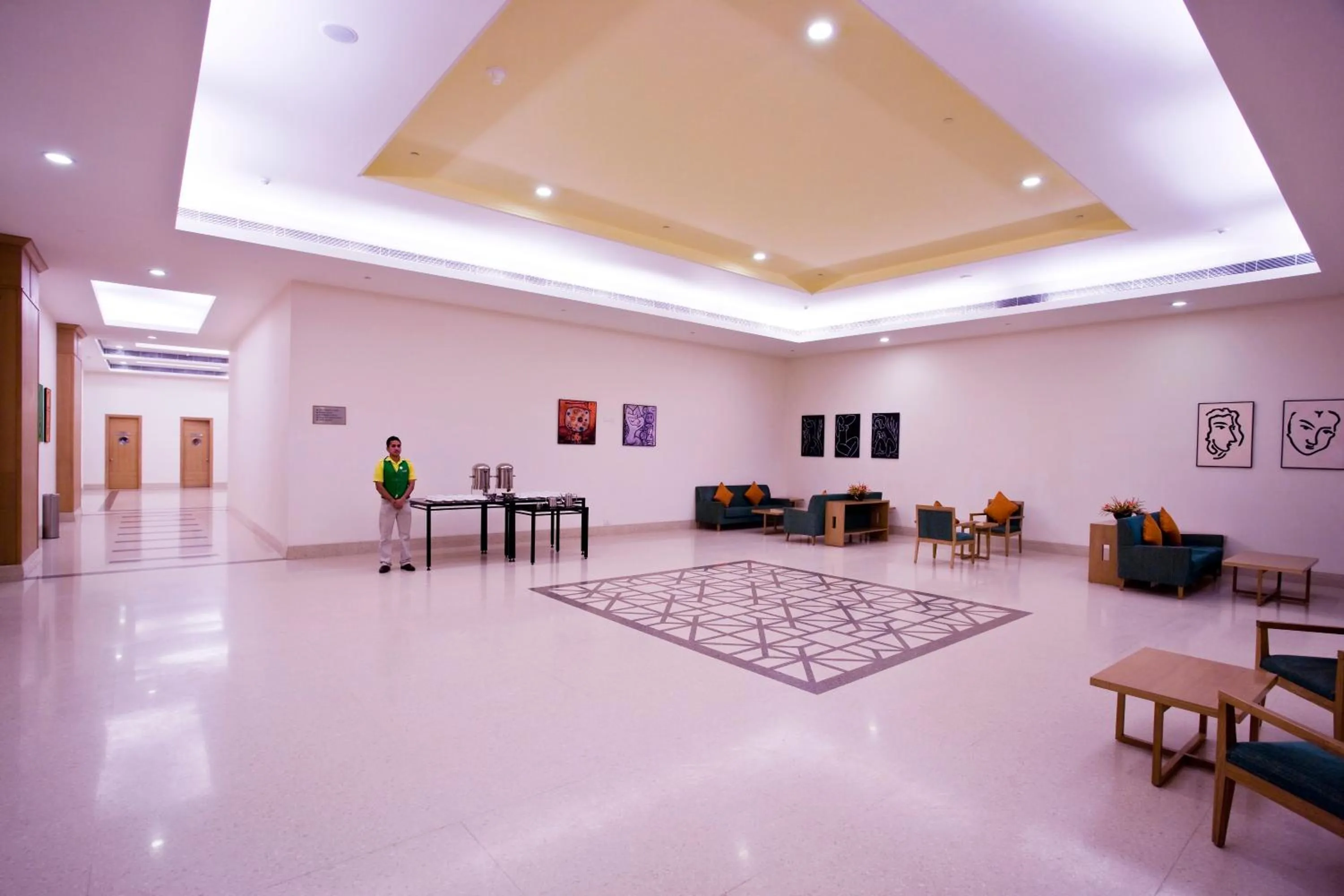 Lobby or reception in Lemon Tree Hotel, East Delhi Mall, Kaushambi