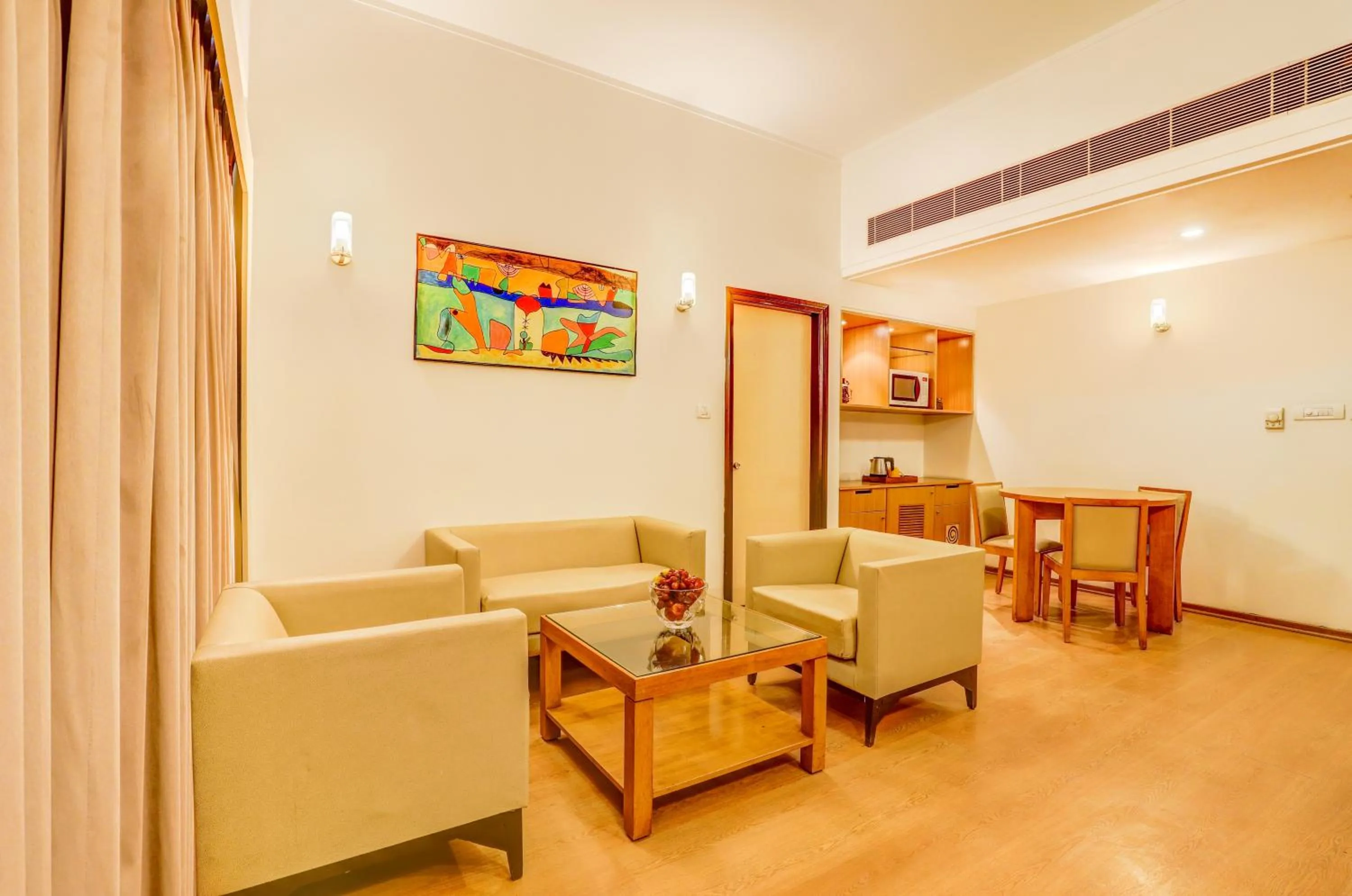 Lemon Tree Hotel, East Delhi Mall, Kaushambi