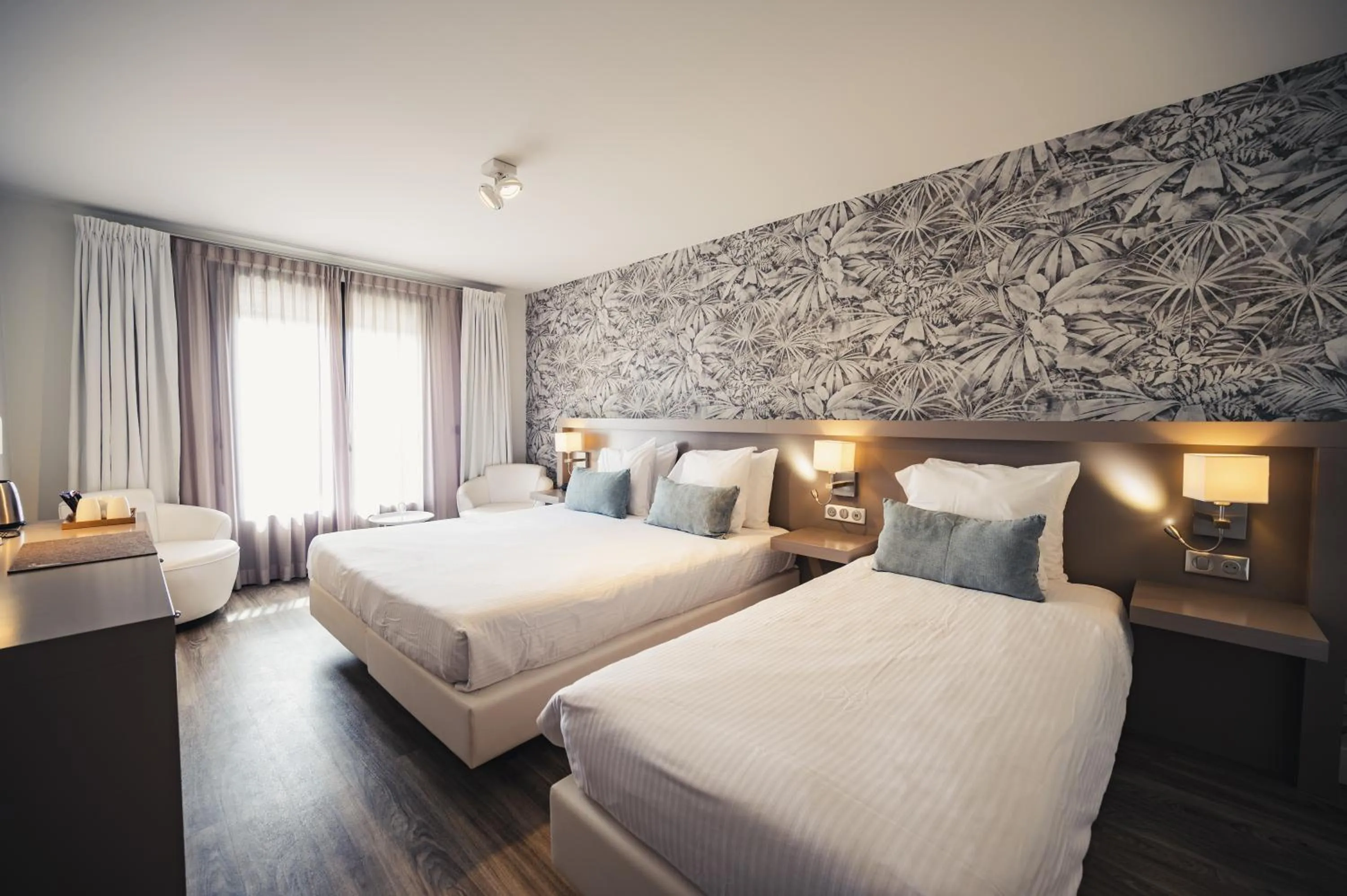 Bedroom, Bed in Van der Valk Hotel Le Catalogne Saint Aygulf