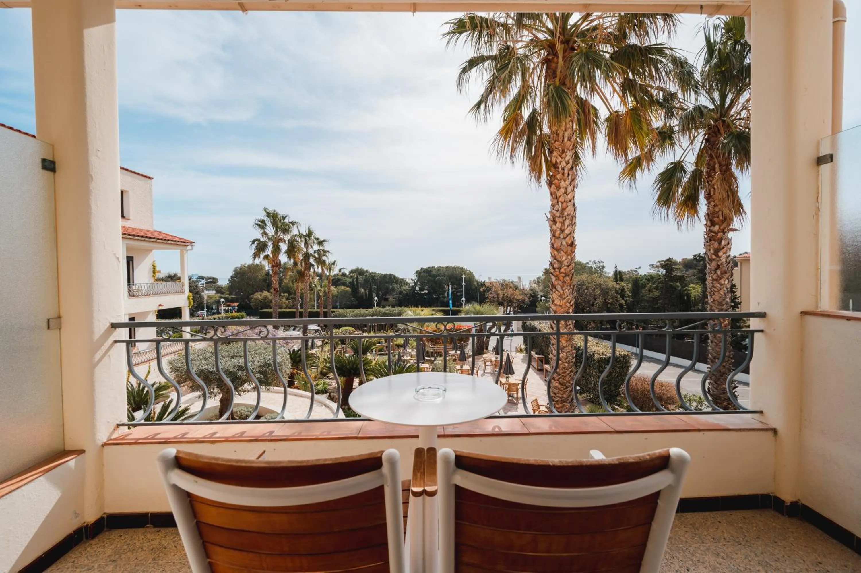 Balcony/Terrace in Van der Valk Hotel Le Catalogne Saint Aygulf