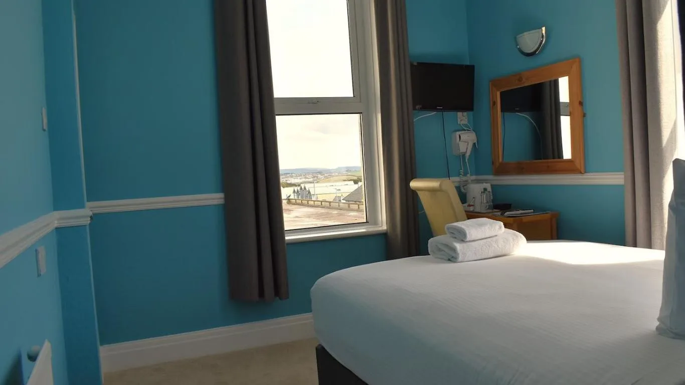 Photo of the whole room, Bed in Pentire Newquay Cornwall Hotel