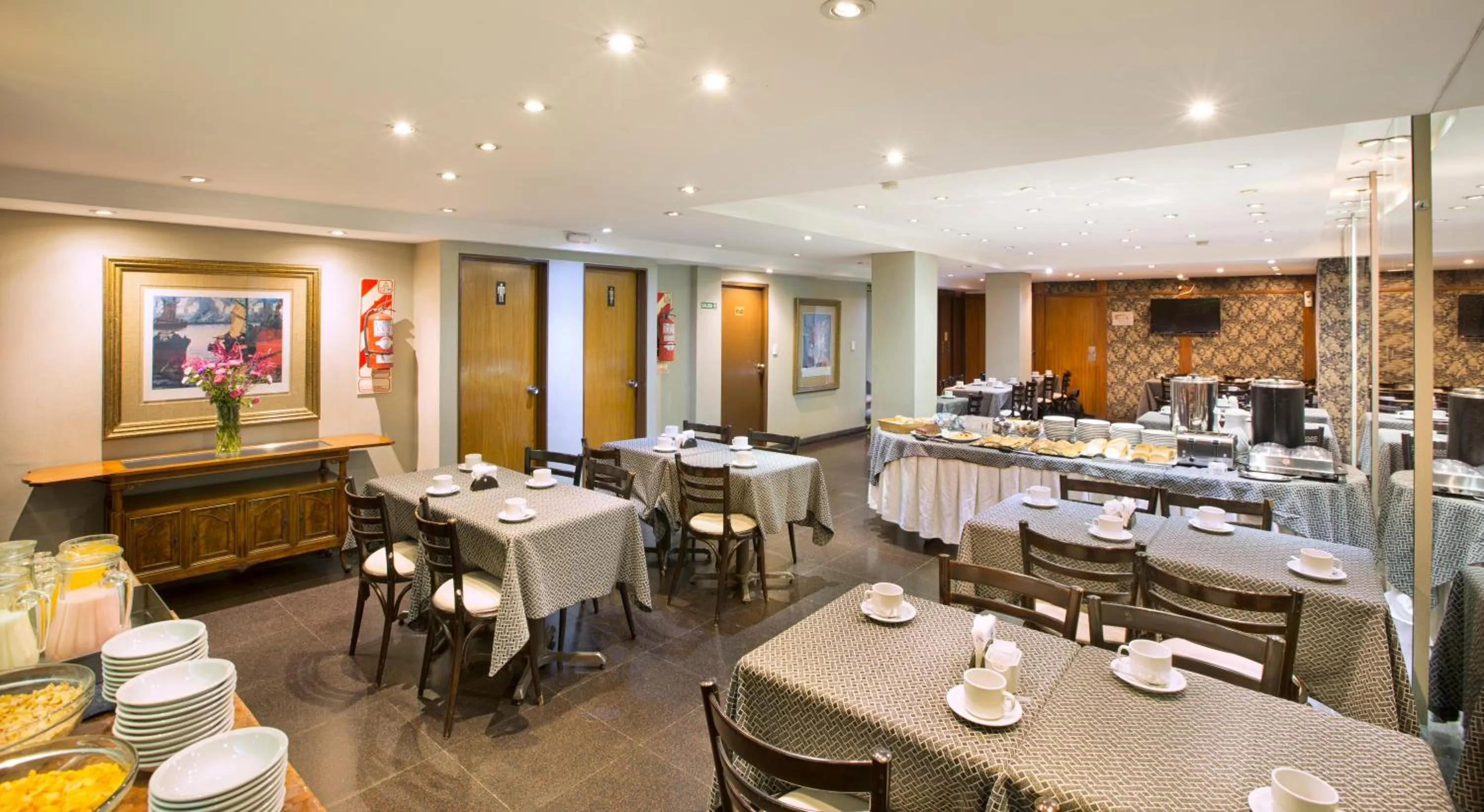 Restaurant/places to eat in Hotel Impala