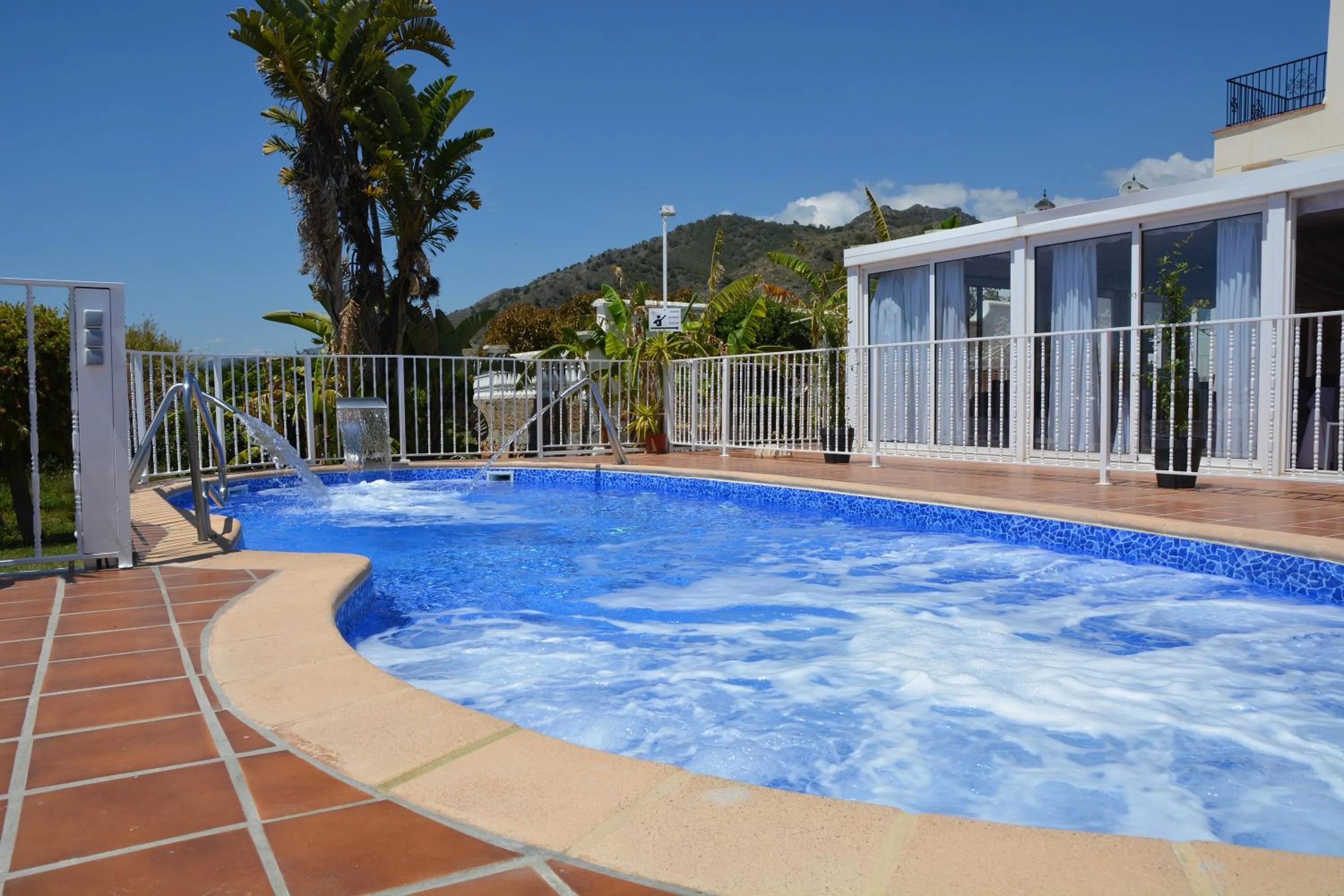 Swimming pool in Hotel Al-Andalus