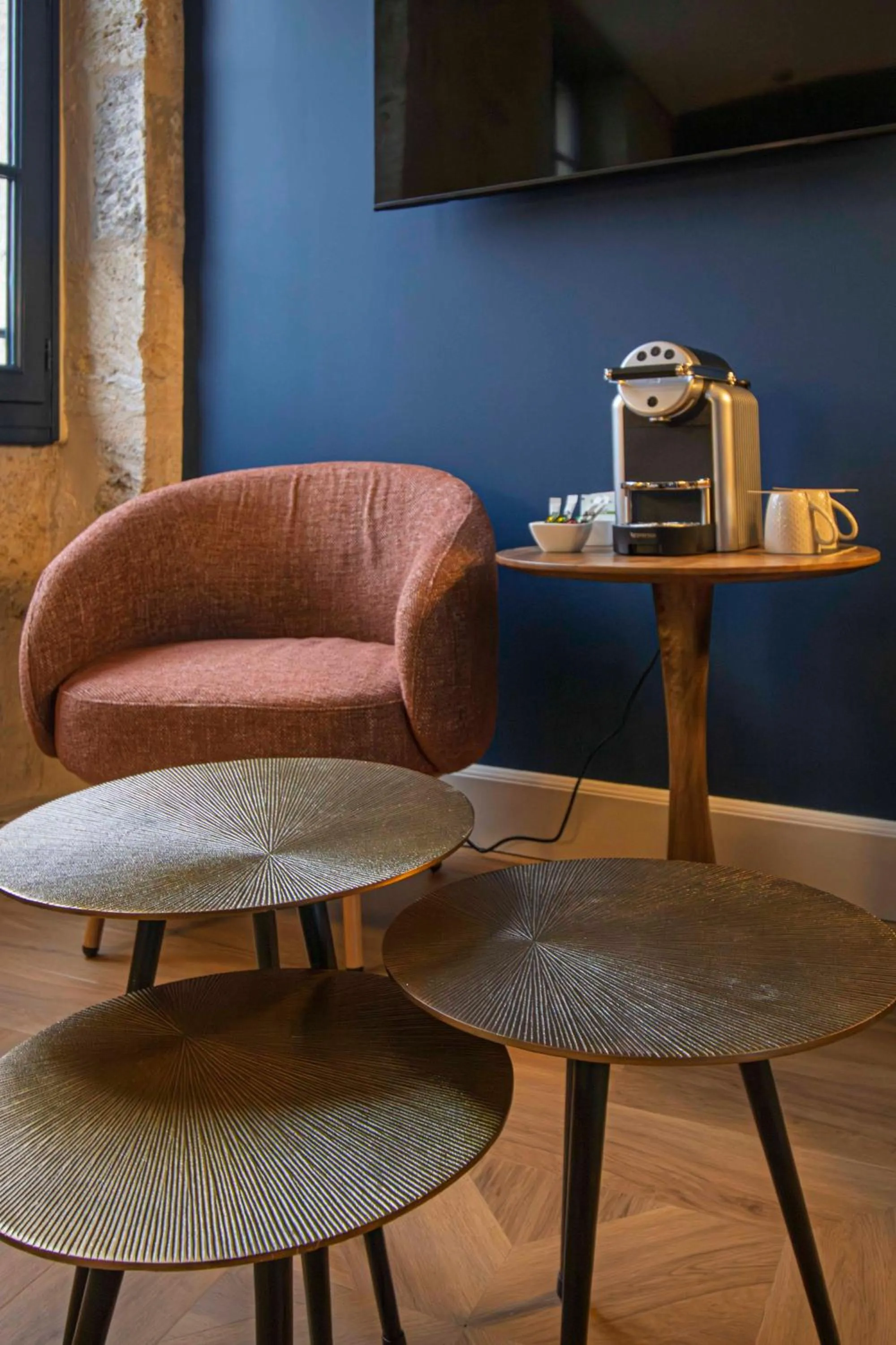 Coffee/tea facilities in Hôtel Henri IV