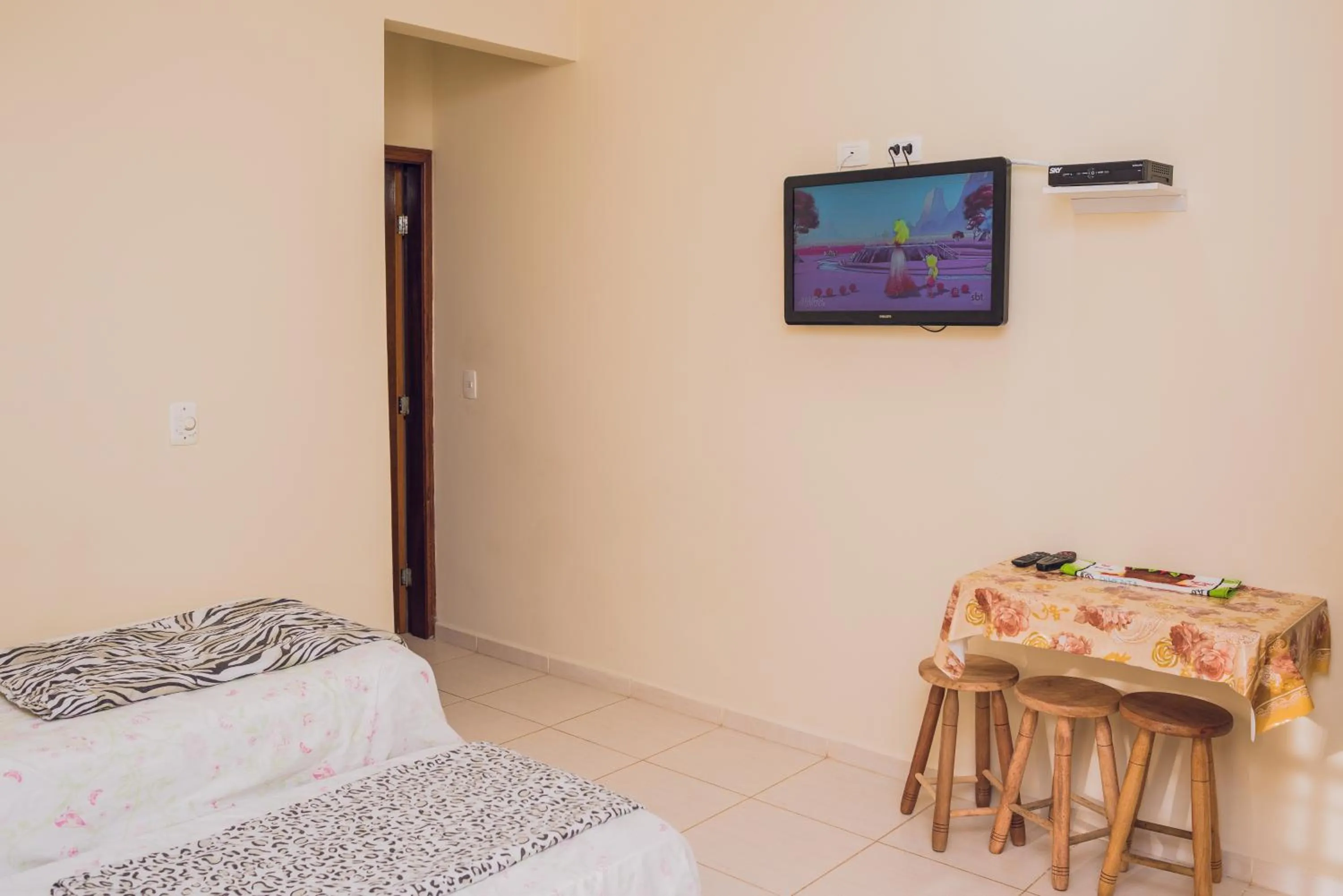 Photo of the whole room in Recanto das Tiribas