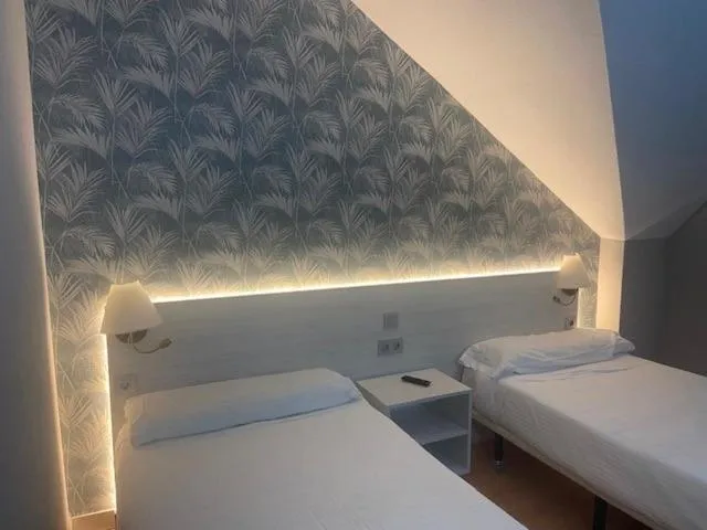 Bedroom, Bed in Miralcampo