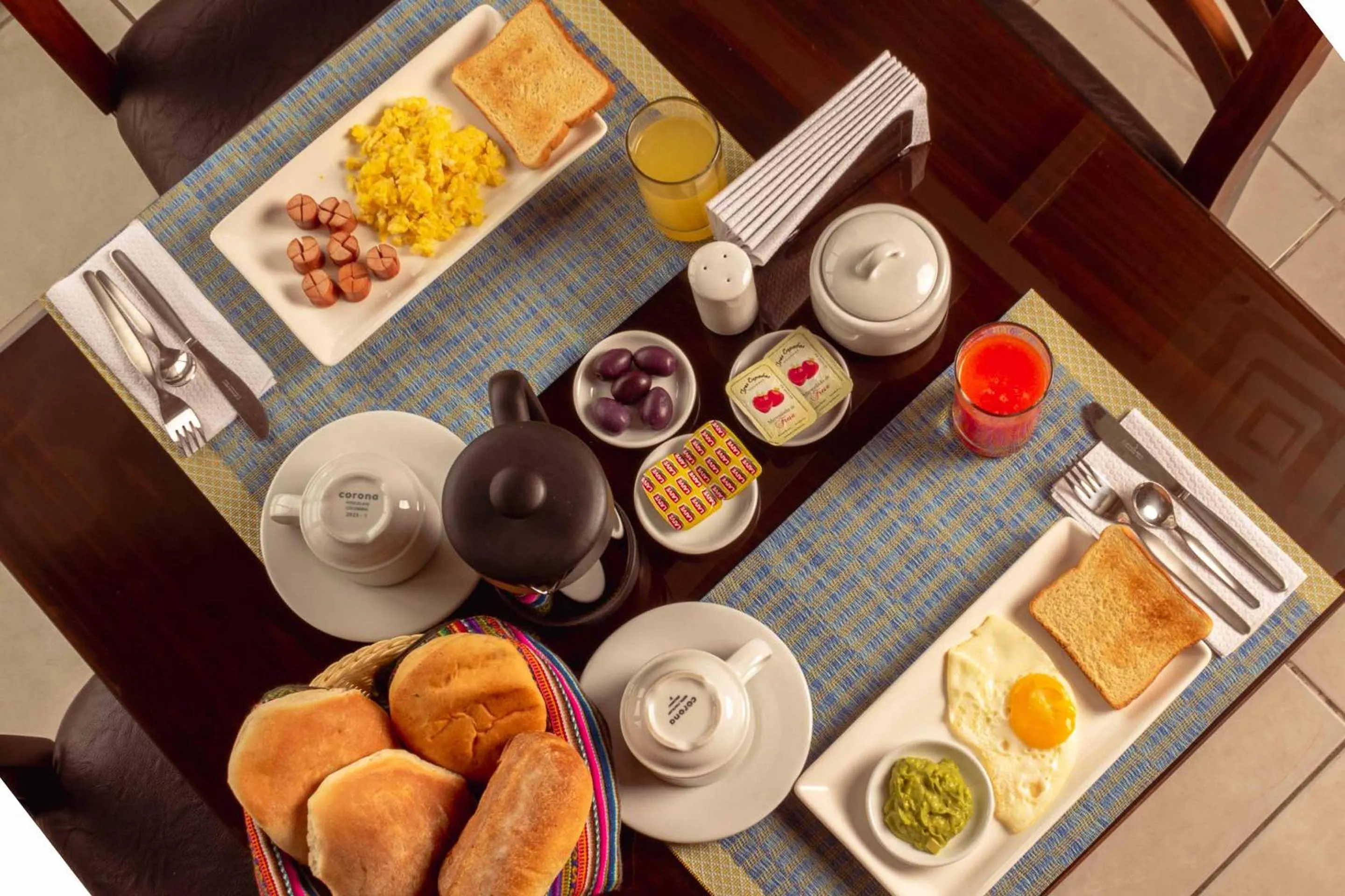 Breakfast in Group House Apart Hotel