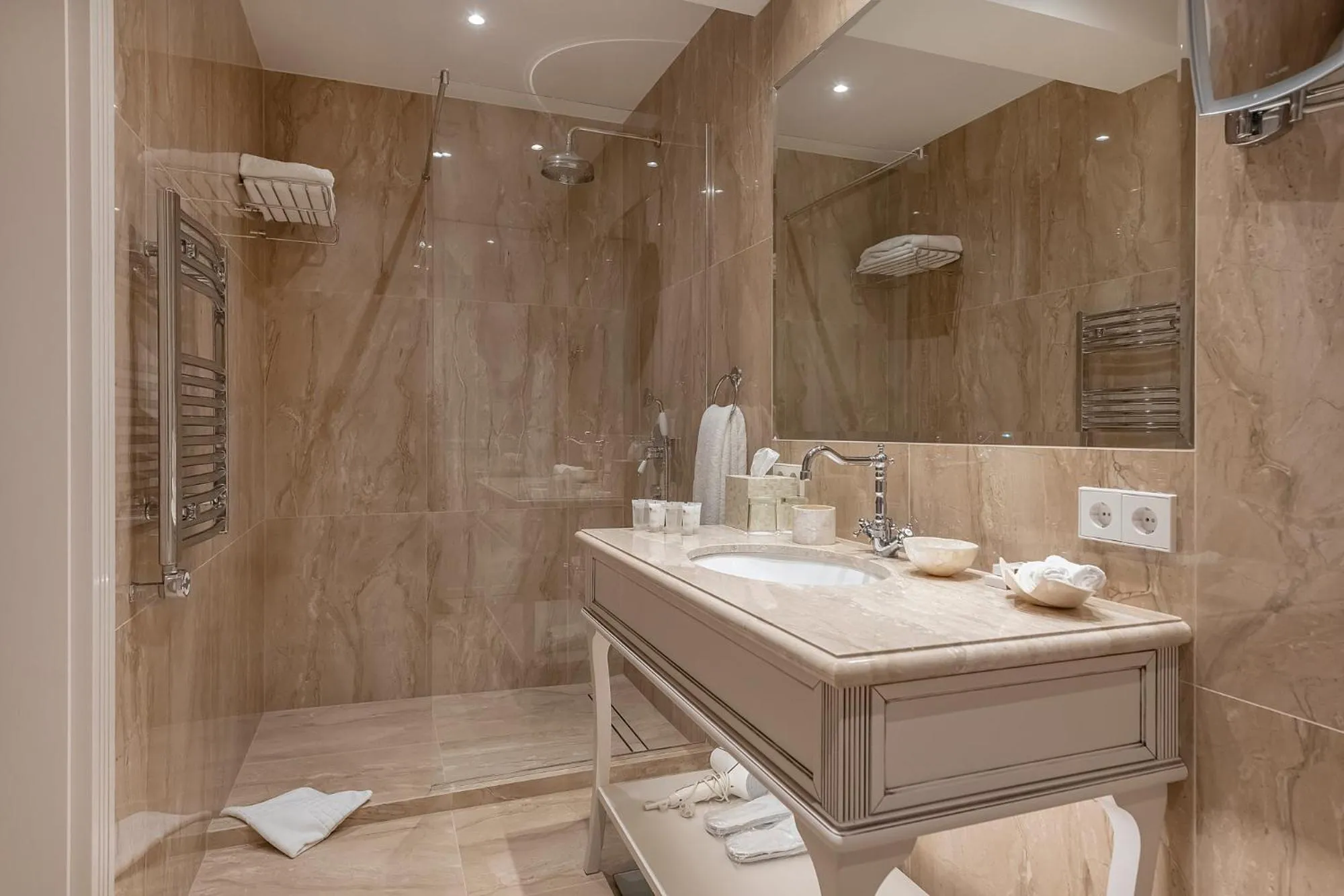 Shower in Hotel Pušų paunksnėje