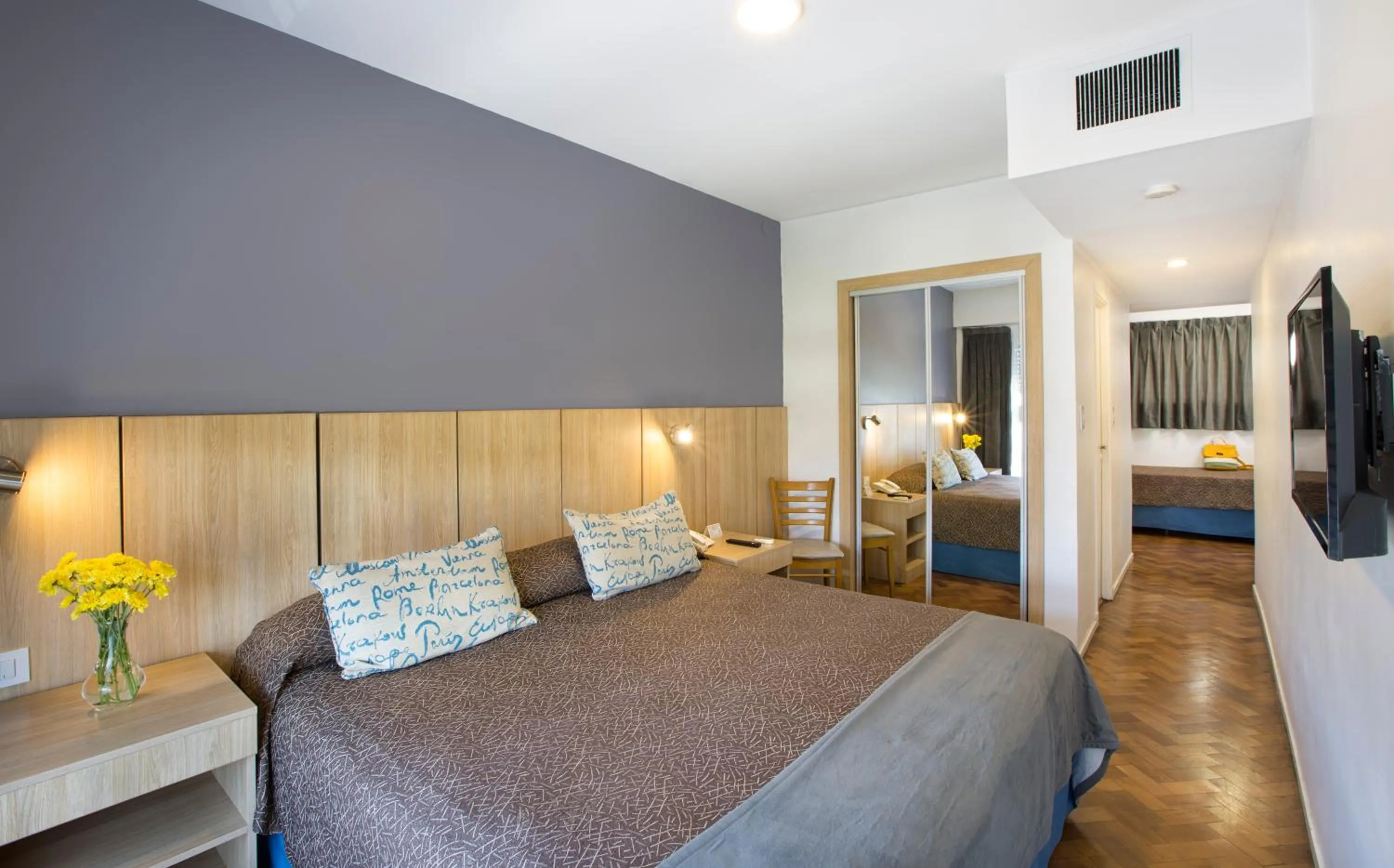 Bedroom, Bed in Embajador Hotel