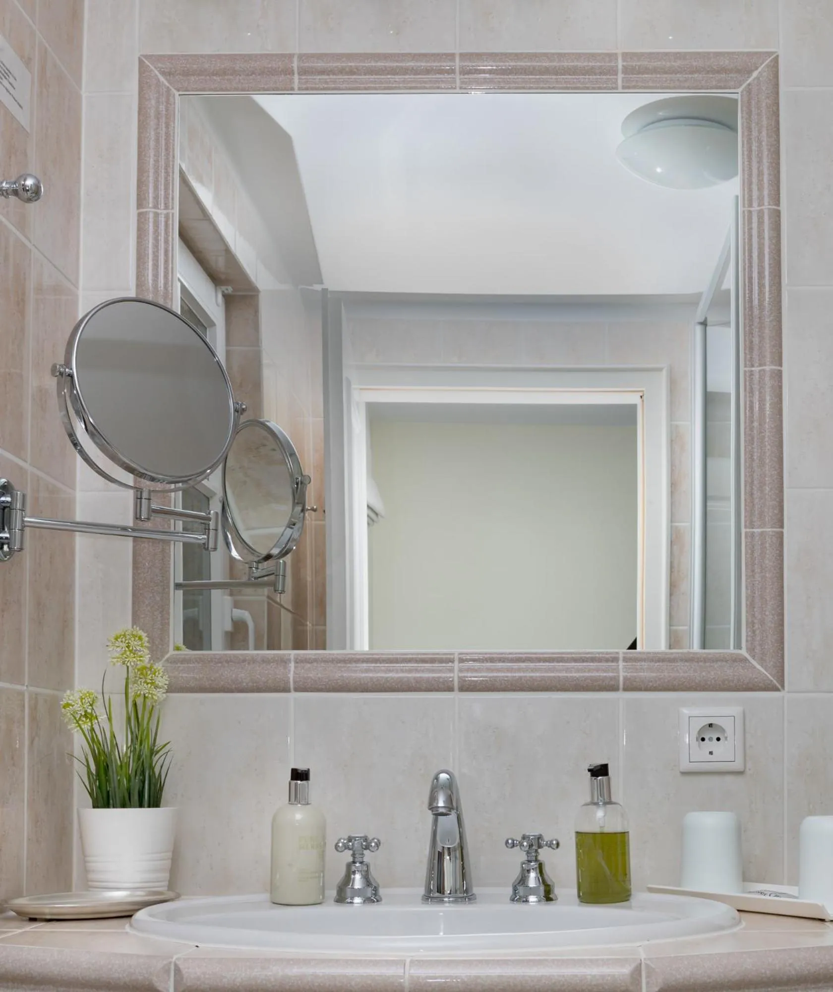 Bathroom in Hotel Landhaus Ellerbrock