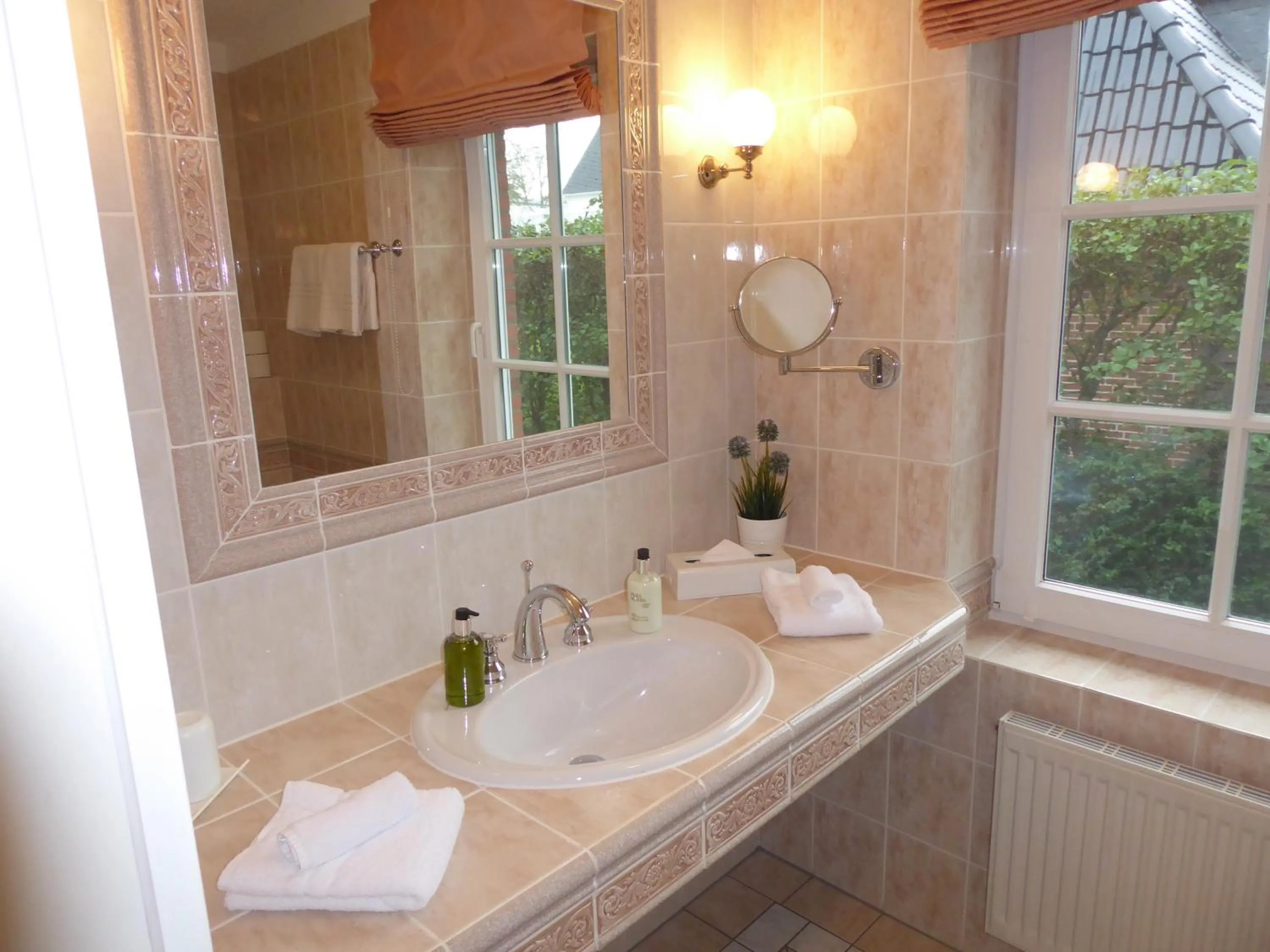 Bathroom in Hotel Landhaus Ellerbrock