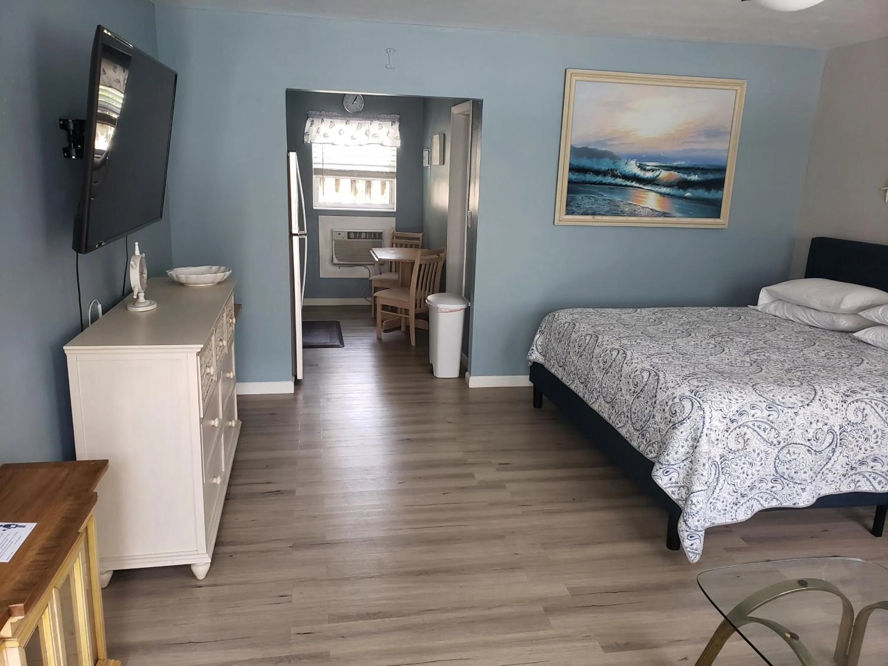 Bedroom, Bed in Ashley Brooke Beach Resort