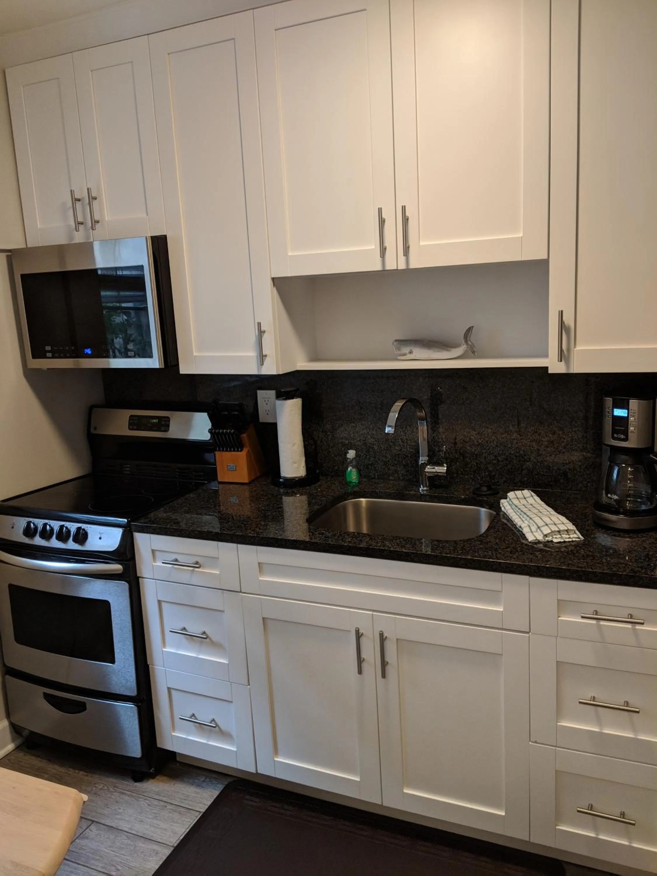 Kitchen or kitchenette in Ashley Brooke Beach Resort